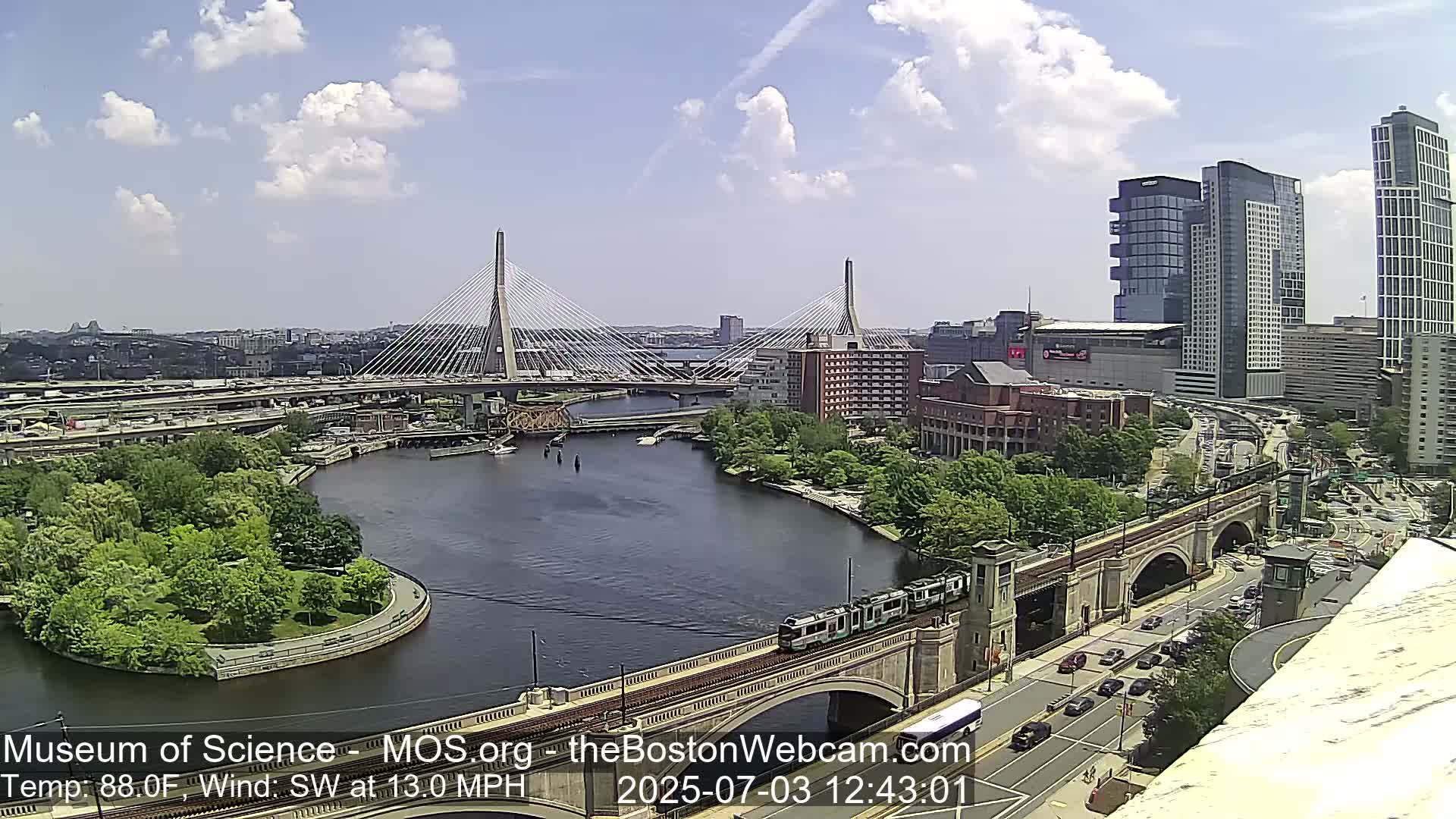  Green Line Subway & Bridge Live Cam - Cambridge, Boston, Massachusetts ,USA