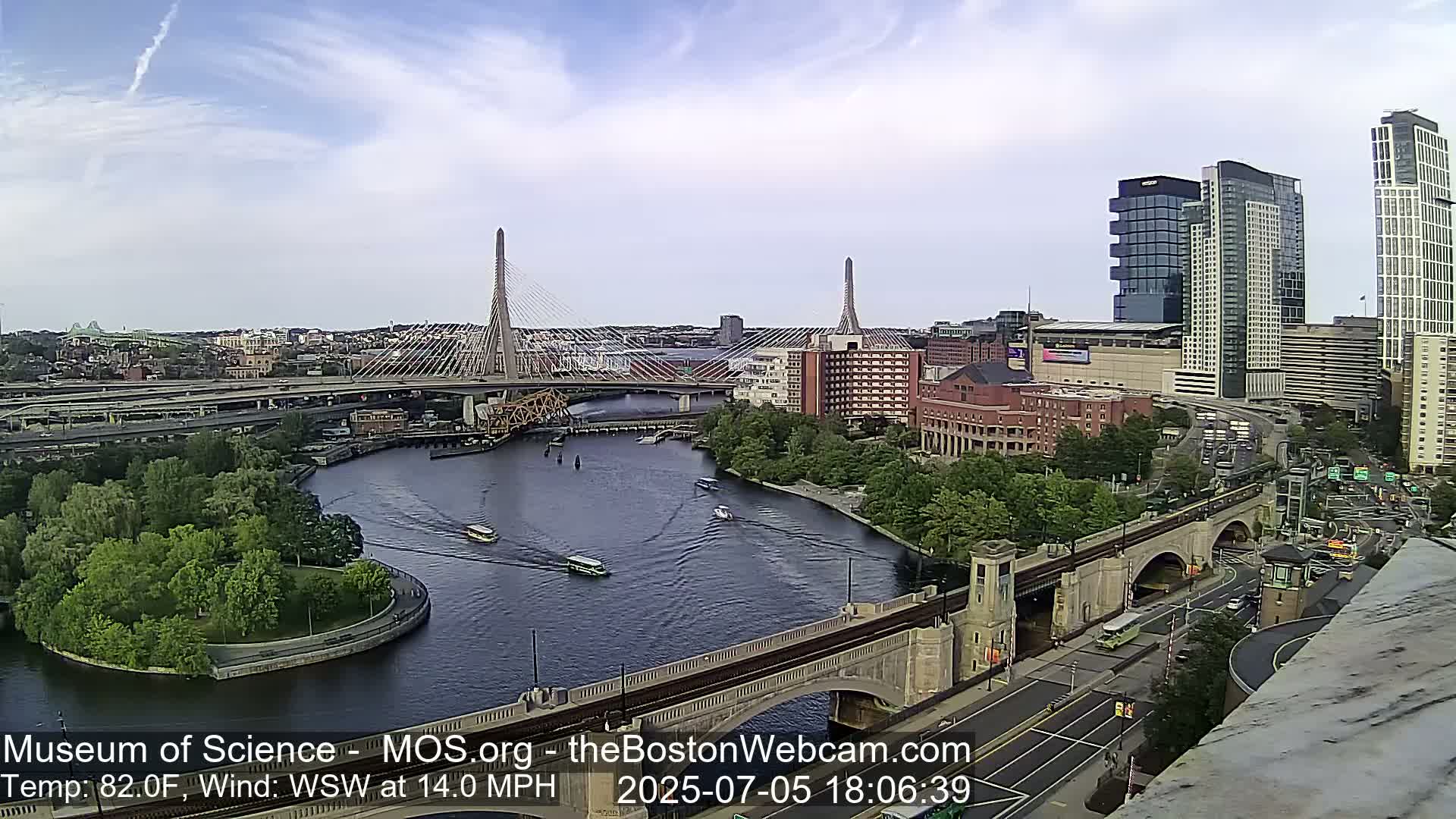  Green Line Subway & Bridge Live Cam - Cambridge, Boston, Massachusetts ,USA