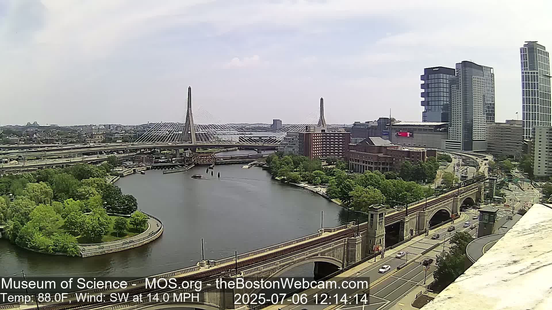  Green Line Subway & Bridge Live Cam - Cambridge, Boston, Massachusetts ,USA