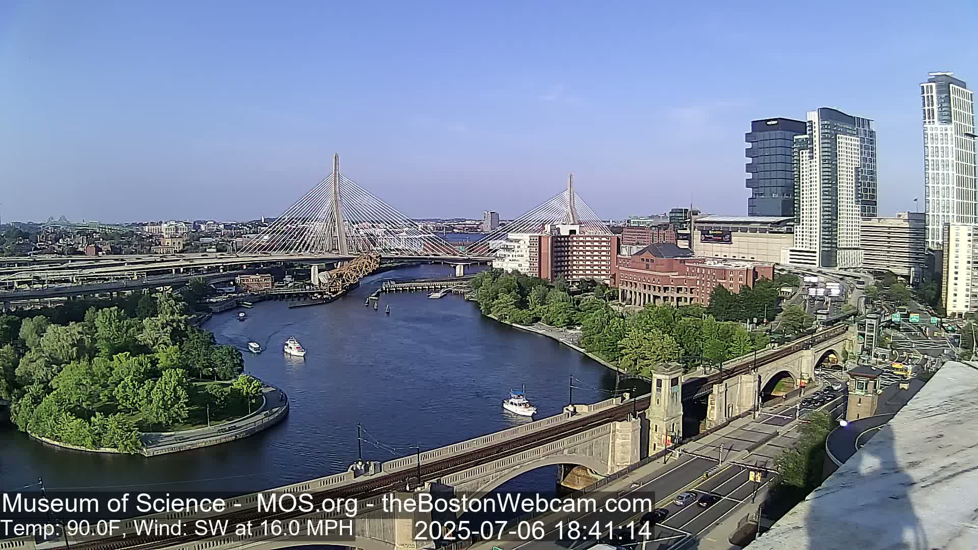  Green Line Subway & Bridge Live Cam - Cambridge, Boston, Massachusetts ,USA