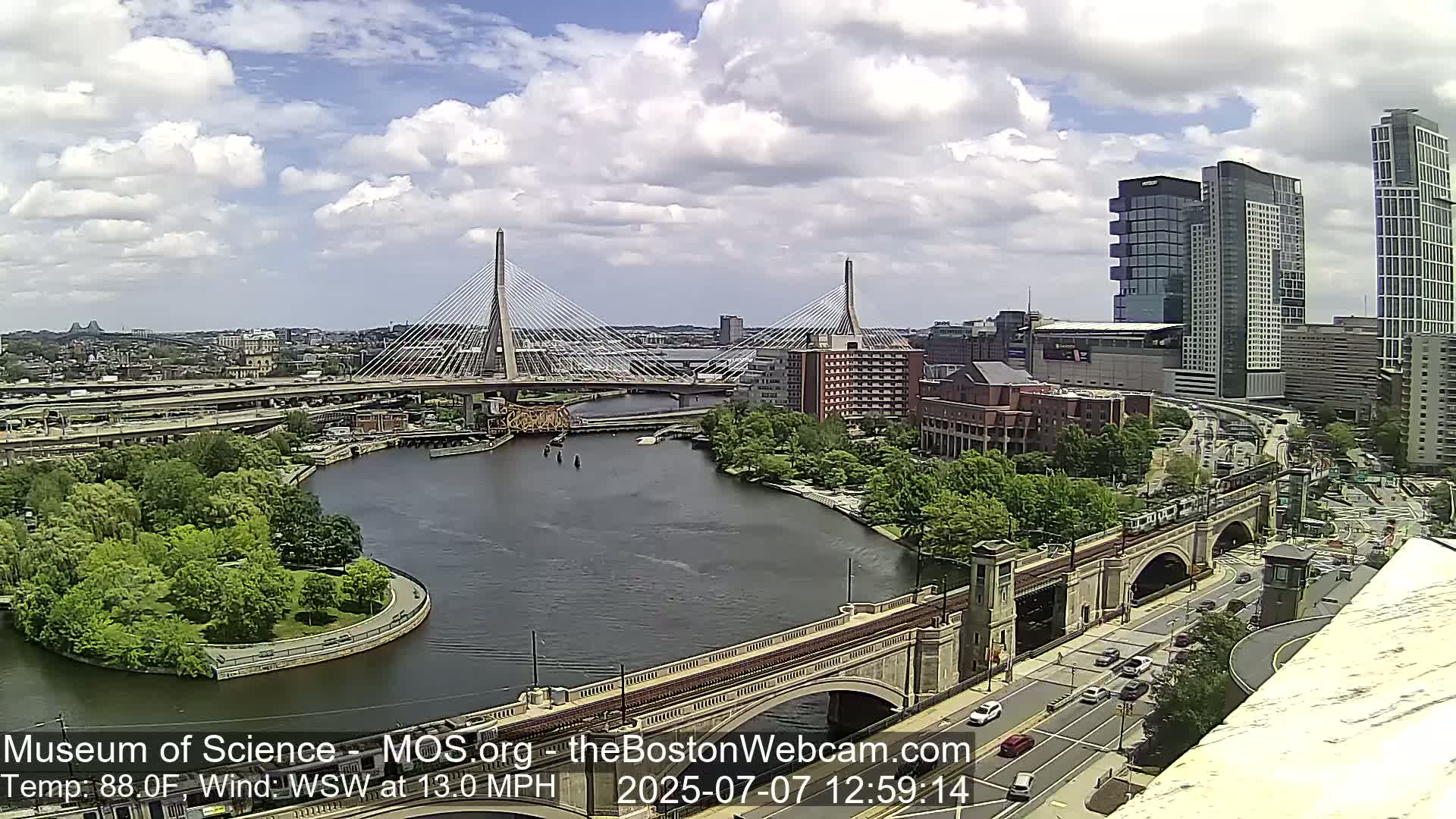  Green Line Subway & Bridge Live Cam - Cambridge, Boston, Massachusetts ,USA
