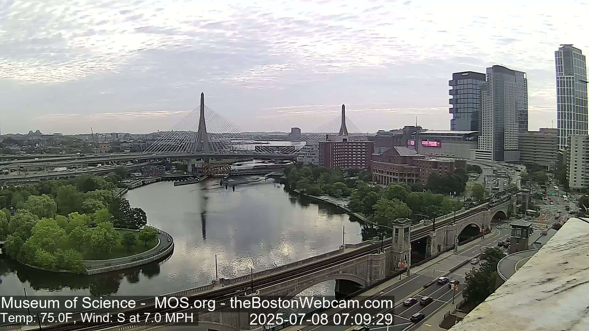  Green Line Subway & Bridge Live Cam - Cambridge, Boston, Massachusetts ,USA