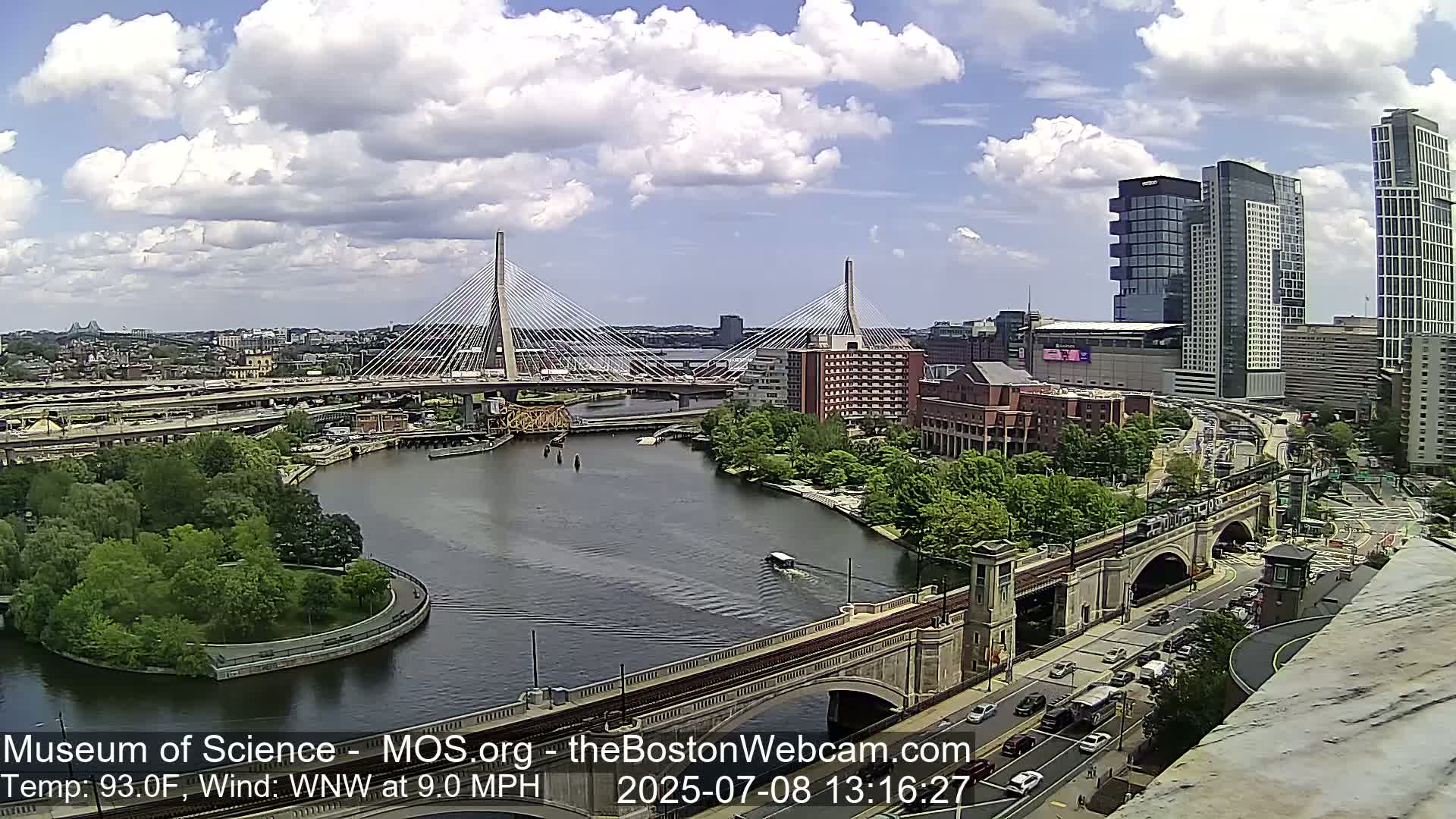  Green Line Subway & Bridge Live Cam - Cambridge, Boston, Massachusetts ,USA