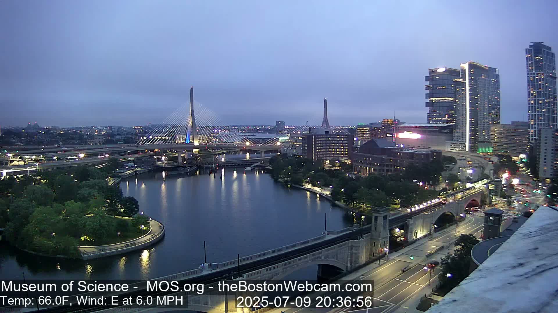  Green Line Subway & Bridge Live Cam - Cambridge, Boston, Massachusetts ,USA