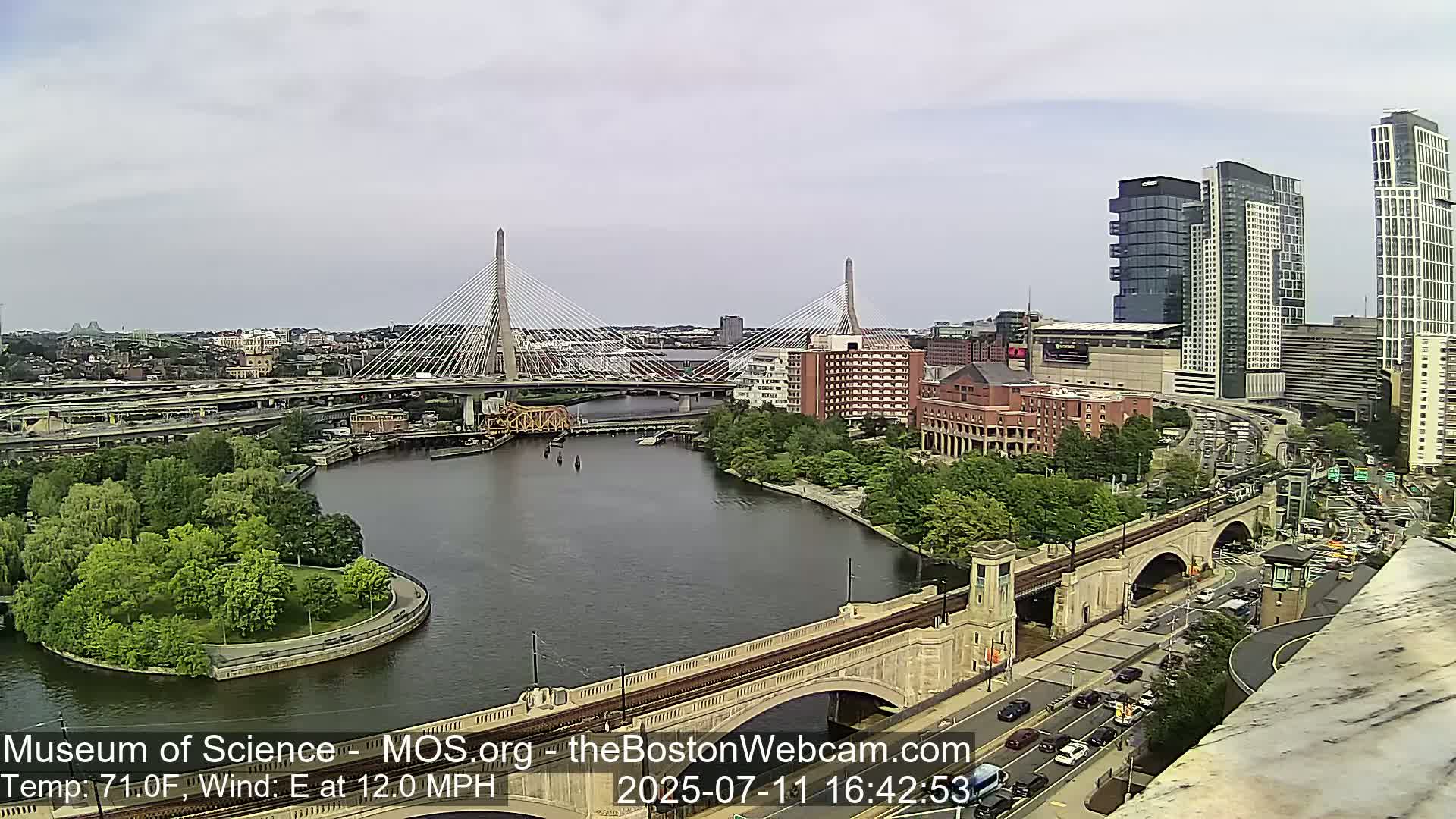  Green Line Subway & Bridge Live Cam - Cambridge, Boston, Massachusetts ,USA