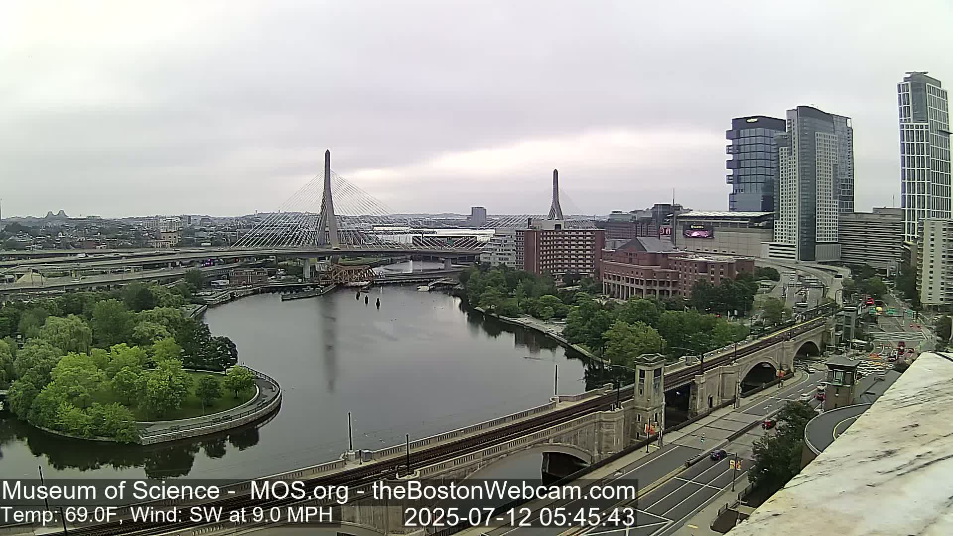  Green Line Subway & Bridge Live Cam - Cambridge, Boston, Massachusetts ,USA
