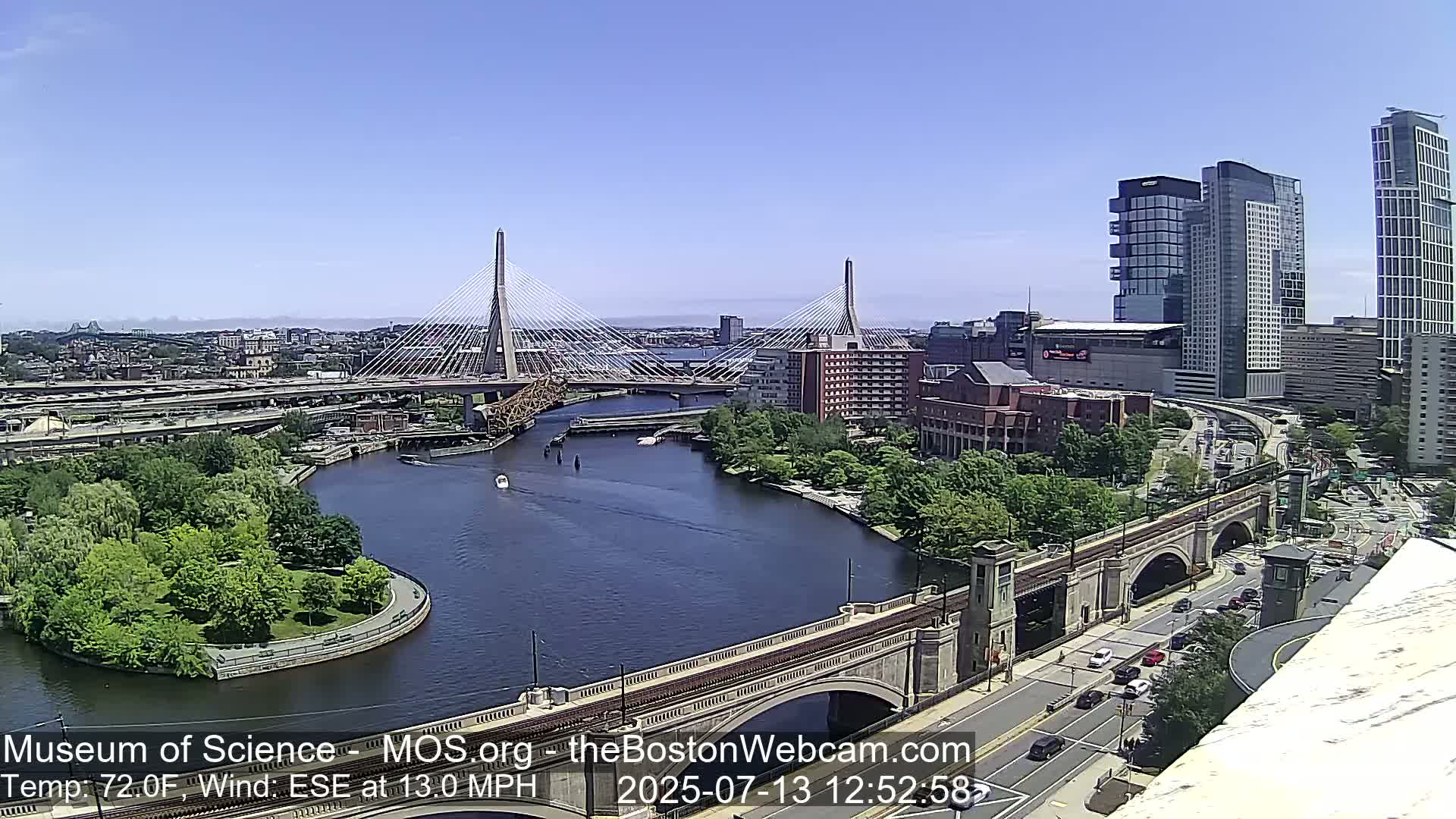  Green Line Subway & Bridge Live Cam - Cambridge, Boston, Massachusetts ,USA