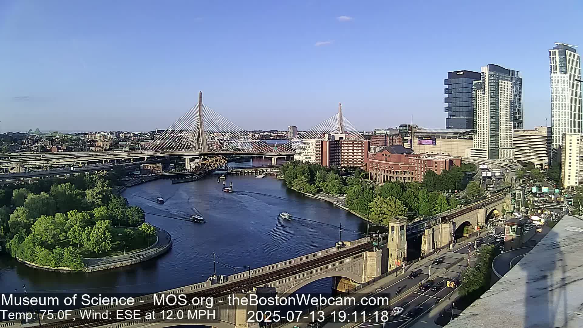  Green Line Subway & Bridge Live Cam - Cambridge, Boston, Massachusetts ,USA
