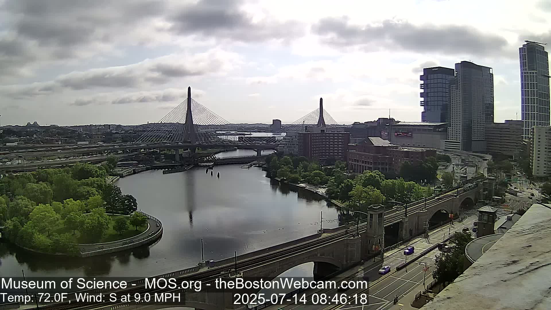  Green Line Subway & Bridge Live Cam - Cambridge, Boston, Massachusetts ,USA