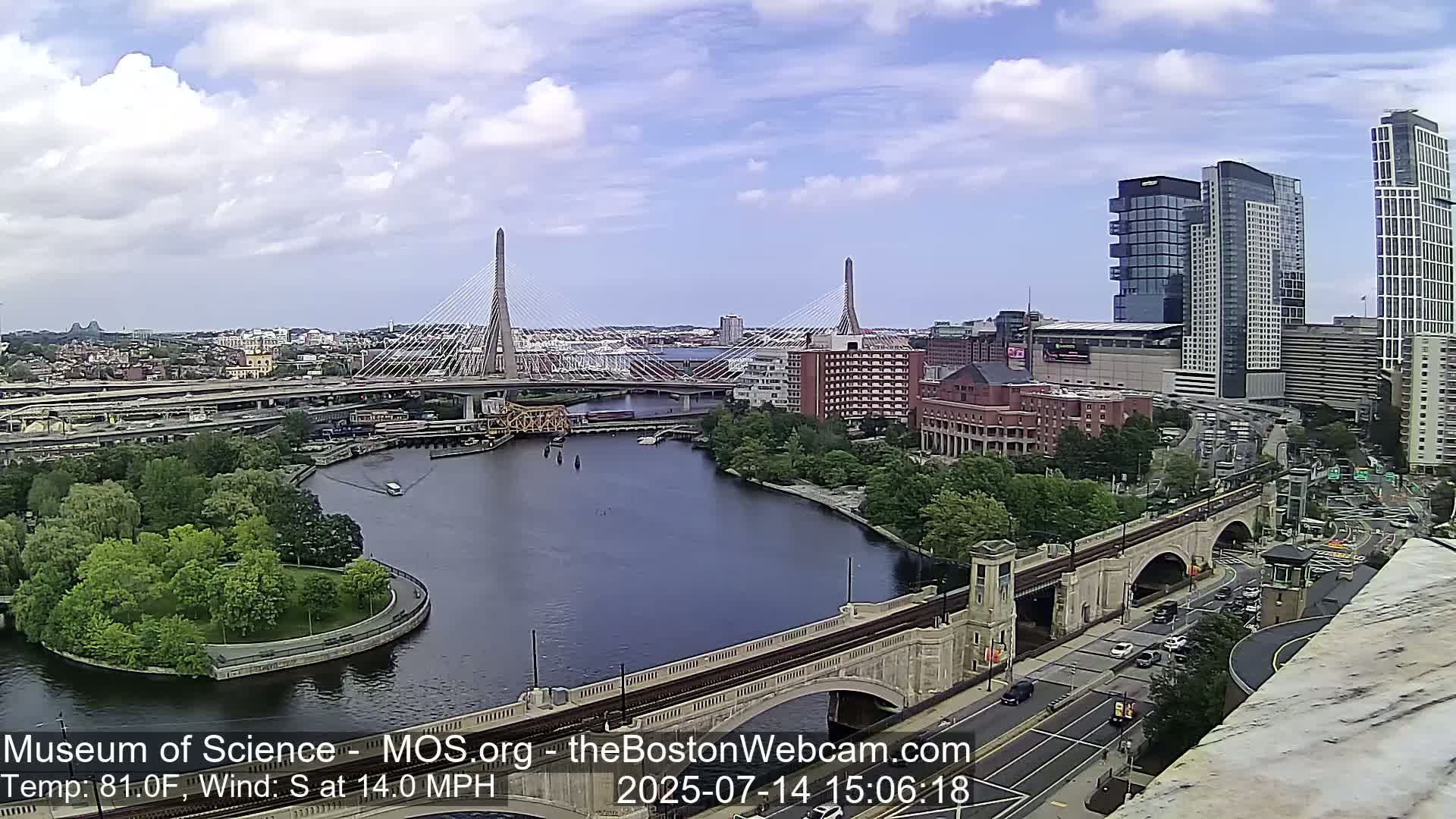  Green Line Subway & Bridge Live Cam - Cambridge, Boston, Massachusetts ,USA