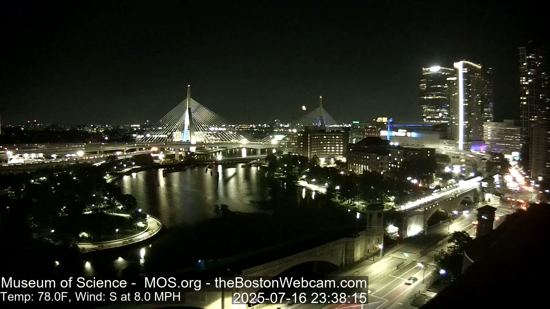  Green Line Subway & Bridge Live Cam - Cambridge, Boston, Massachusetts ,USA