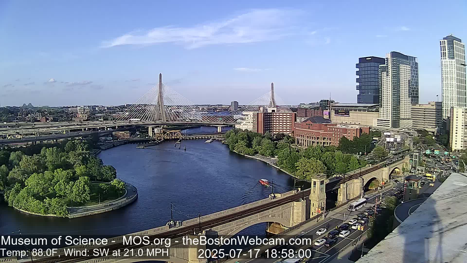  Green Line Subway & Bridge Live Cam - Cambridge, Boston, Massachusetts ,USA