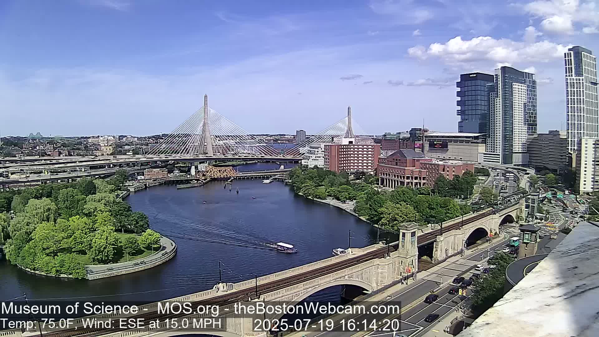  Green Line Subway & Bridge Live Cam - Cambridge, Boston, Massachusetts ,USA