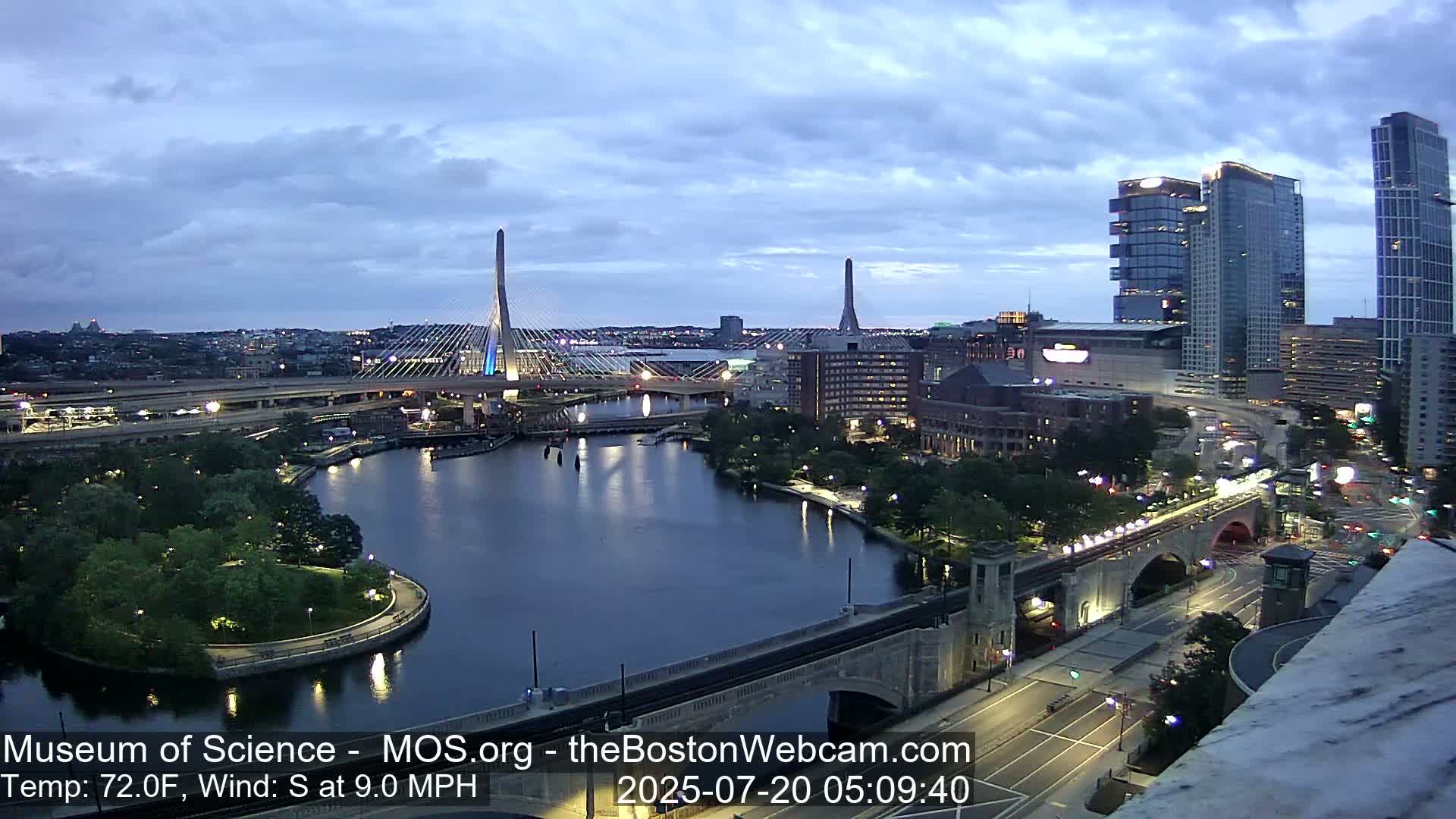  Green Line Subway & Bridge Live Cam - Cambridge, Boston, Massachusetts ,USA