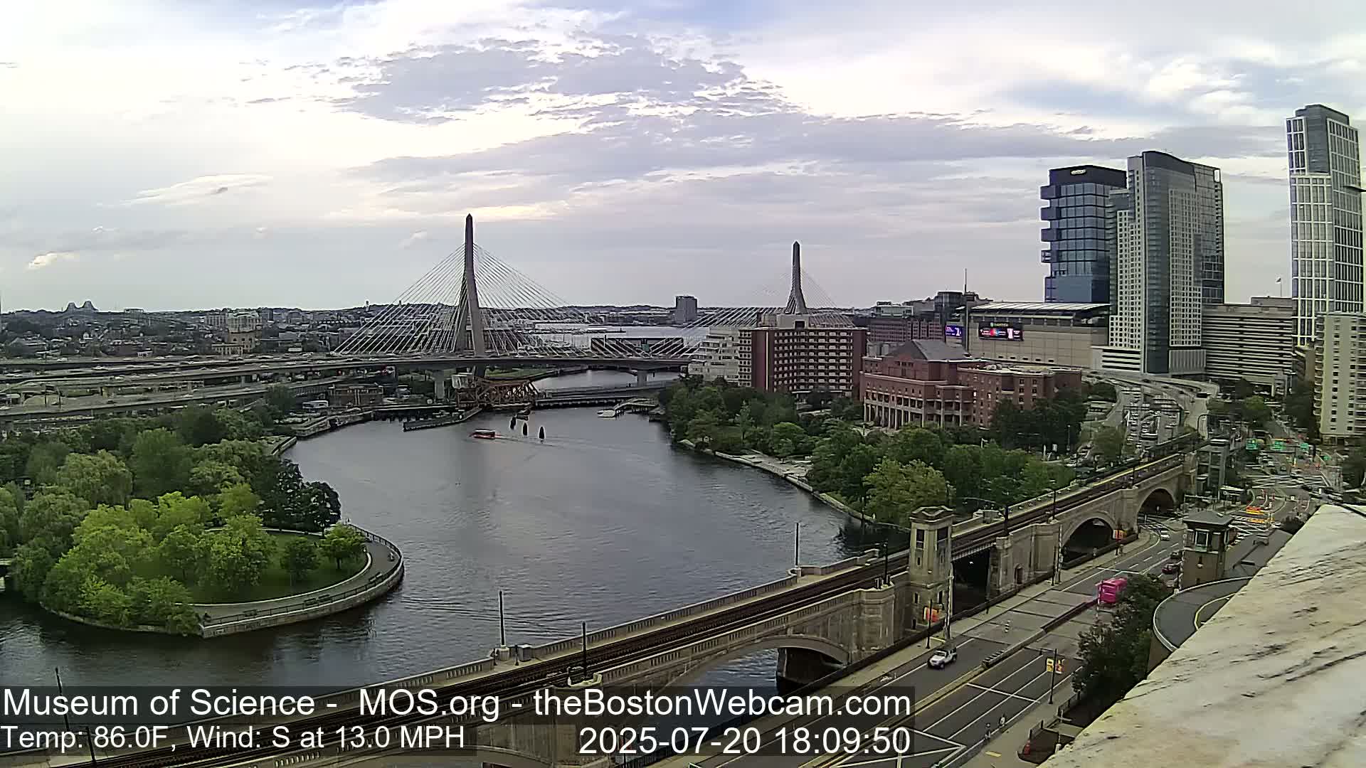  Green Line Subway & Bridge Live Cam - Cambridge, Boston, Massachusetts ,USA