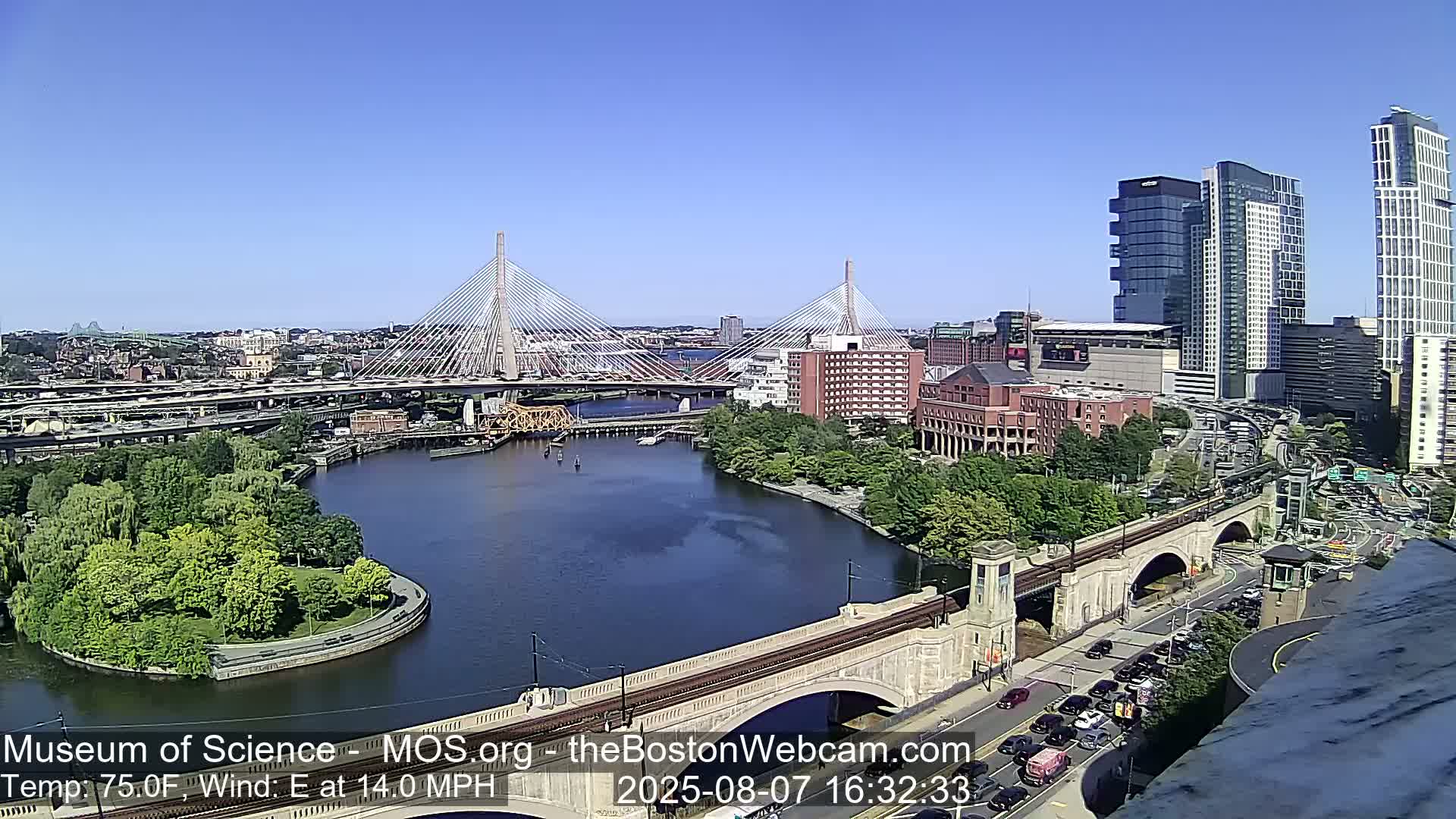  Green Line Subway & Bridge Live Cam - Cambridge, Boston, Massachusetts ,USA