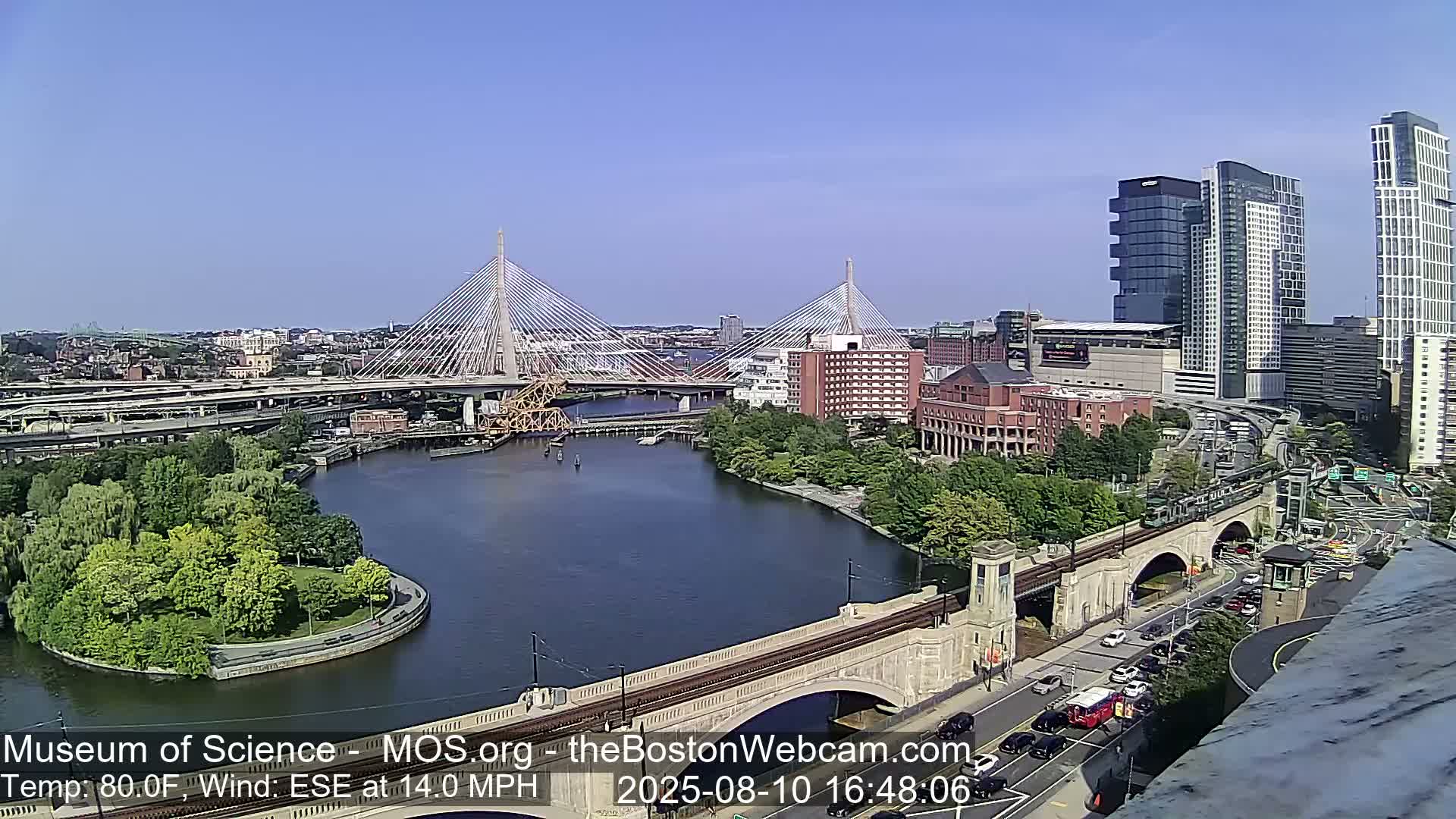  Green Line Subway & Bridge Live Cam - Cambridge, Boston, Massachusetts ,USA