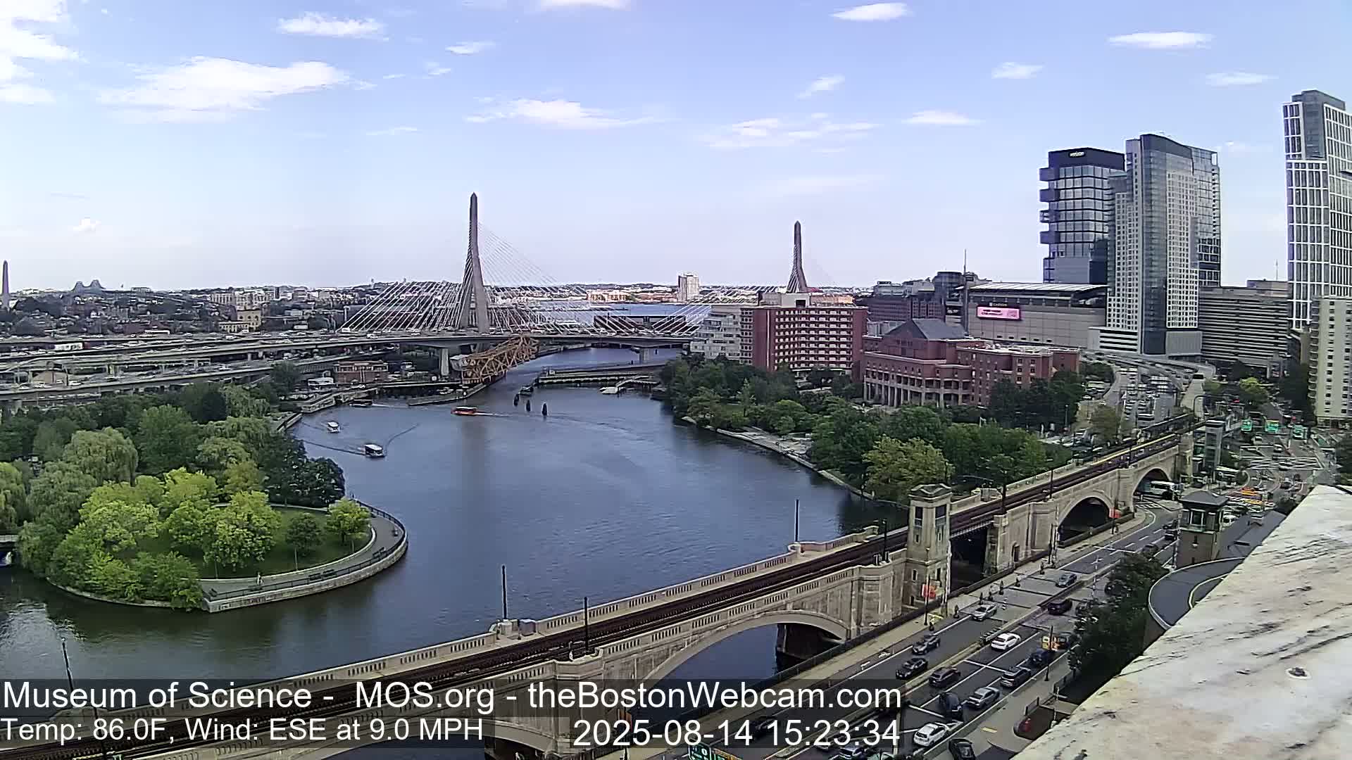  Green Line Subway & Bridge Live Cam - Cambridge, Boston, Massachusetts ,USA