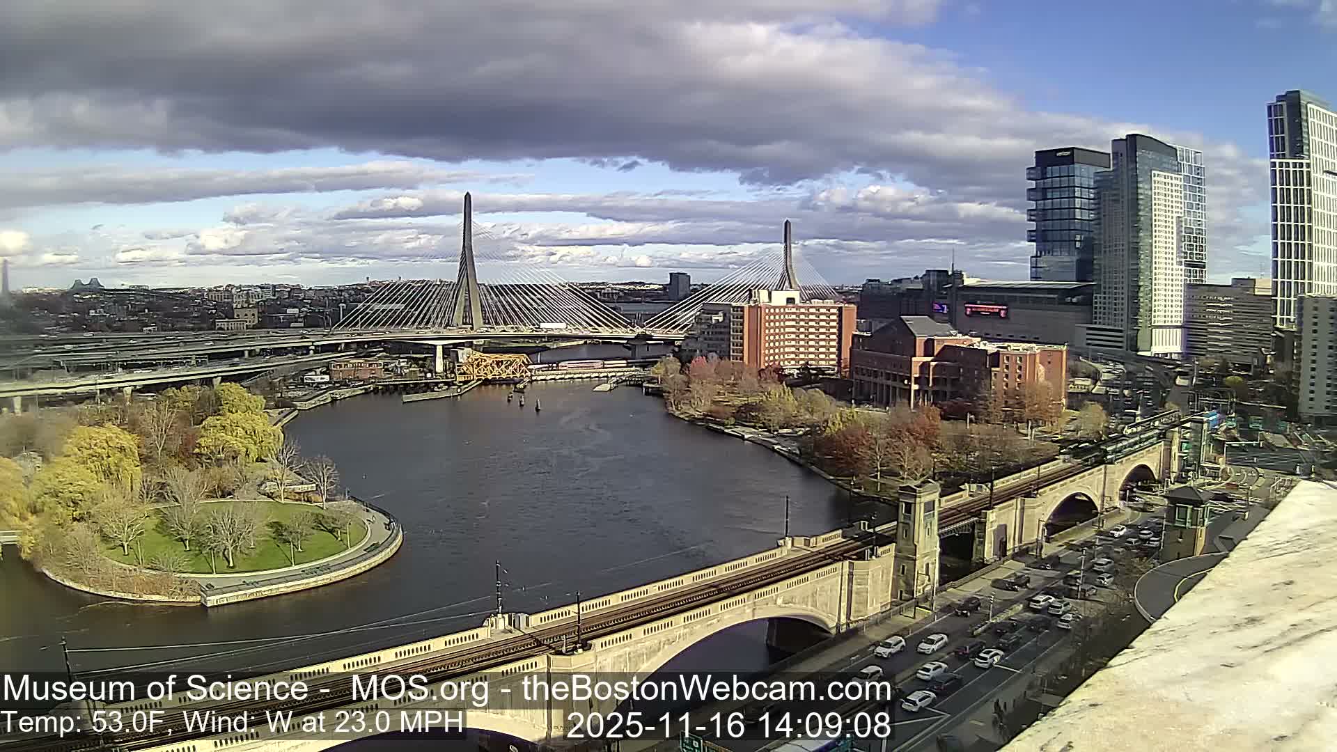  Green Line Subway & Bridge Live Cam - Cambridge, Boston, Massachusetts ,USA