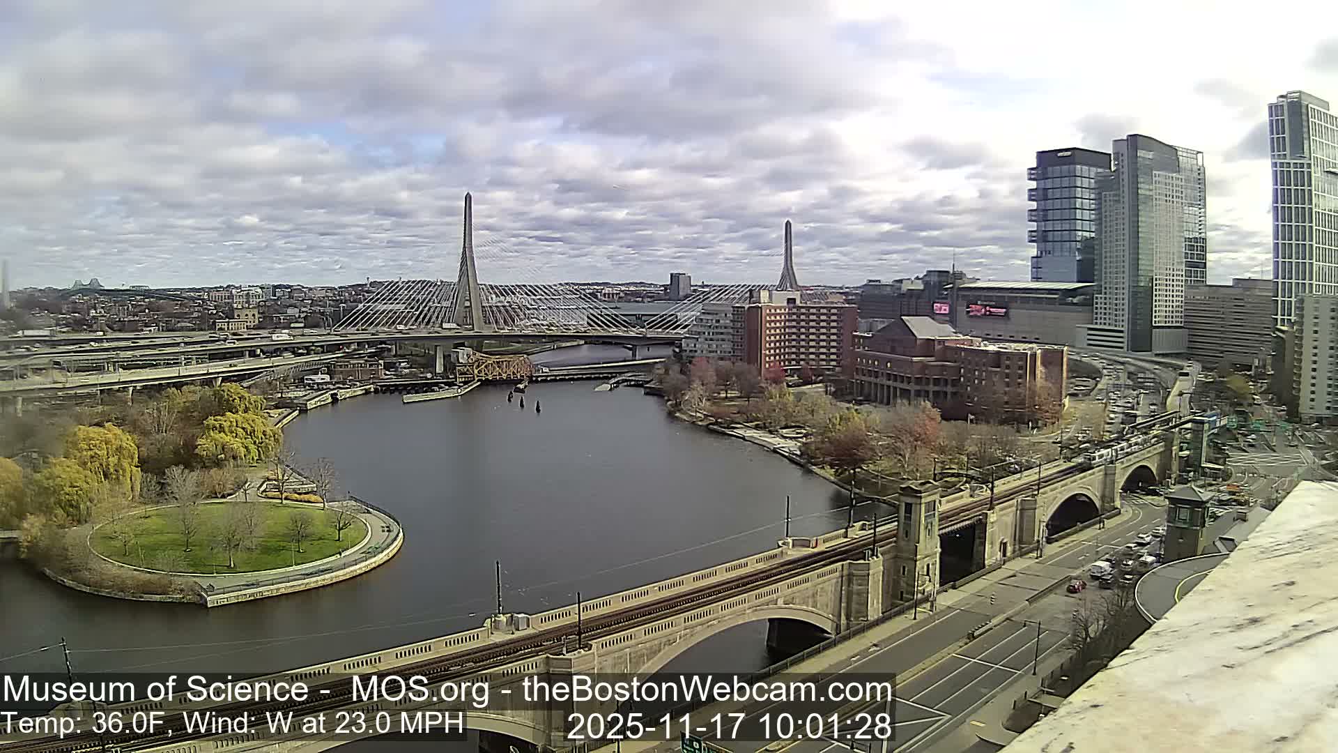  Green Line Subway & Bridge Live Cam - Cambridge, Boston, Massachusetts ,USA