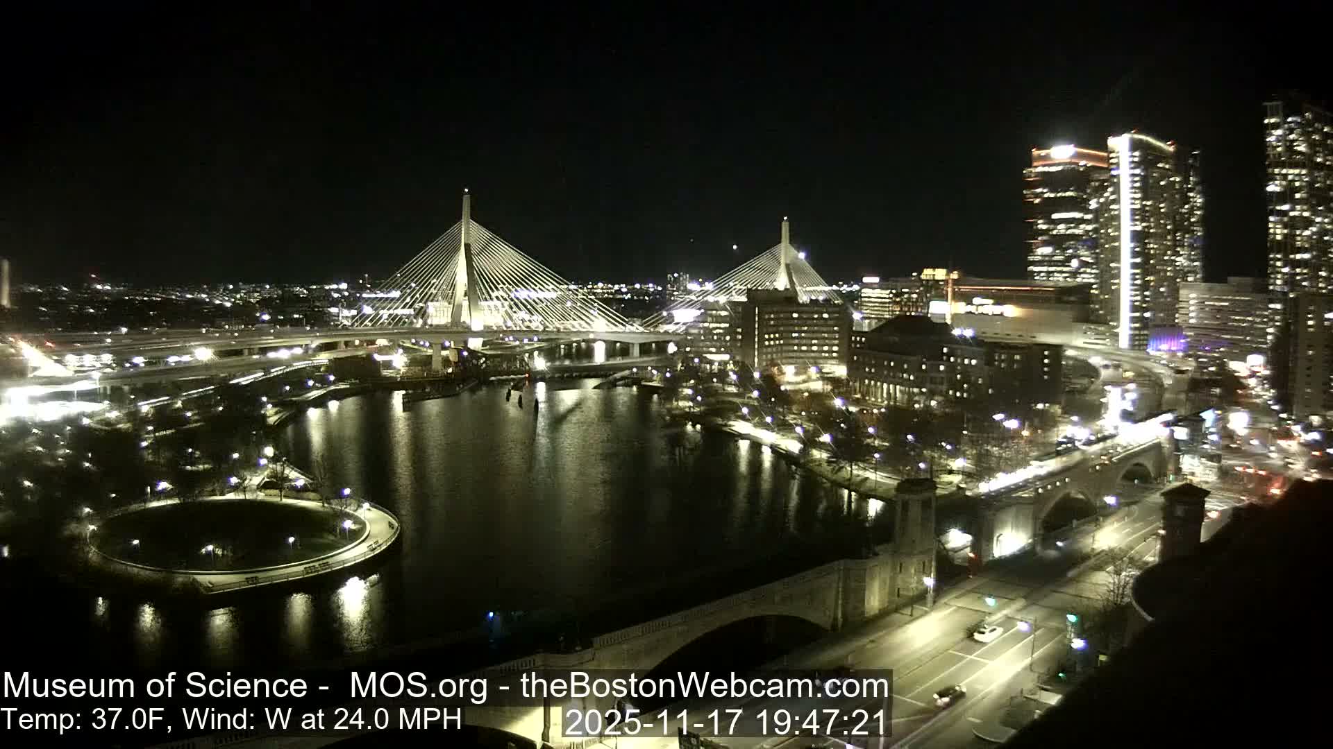  Green Line Subway & Bridge Live Cam - Cambridge, Boston, Massachusetts ,USA