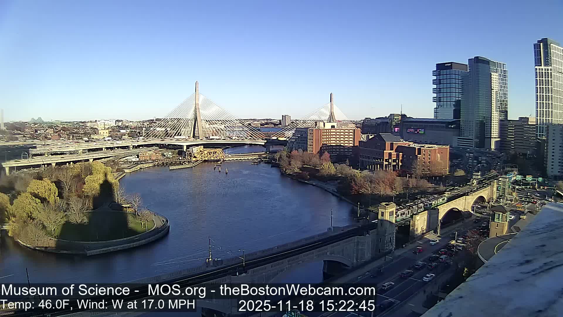  Green Line Subway & Bridge Live Cam - Cambridge, Boston, Massachusetts ,USA