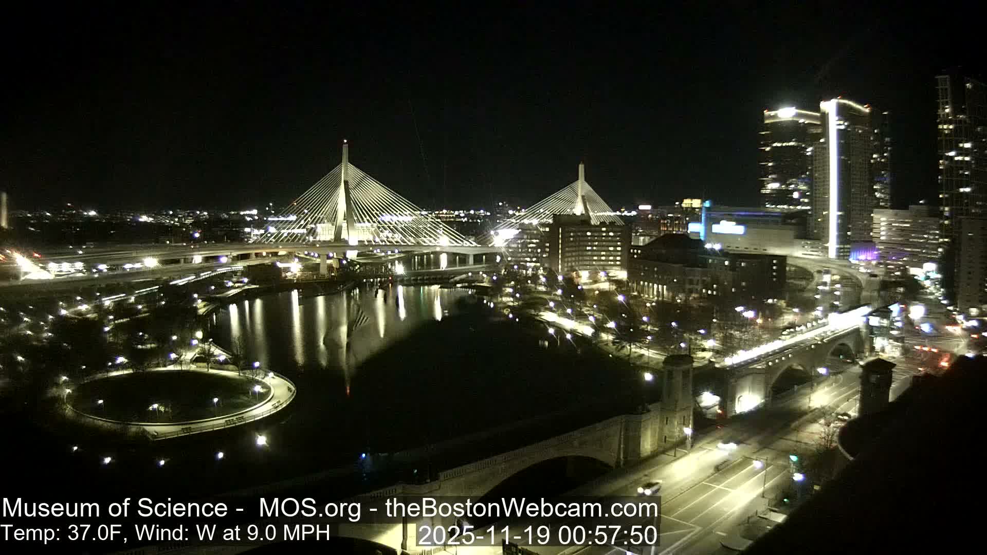  Green Line Subway & Bridge Live Cam - Cambridge, Boston, Massachusetts ,USA