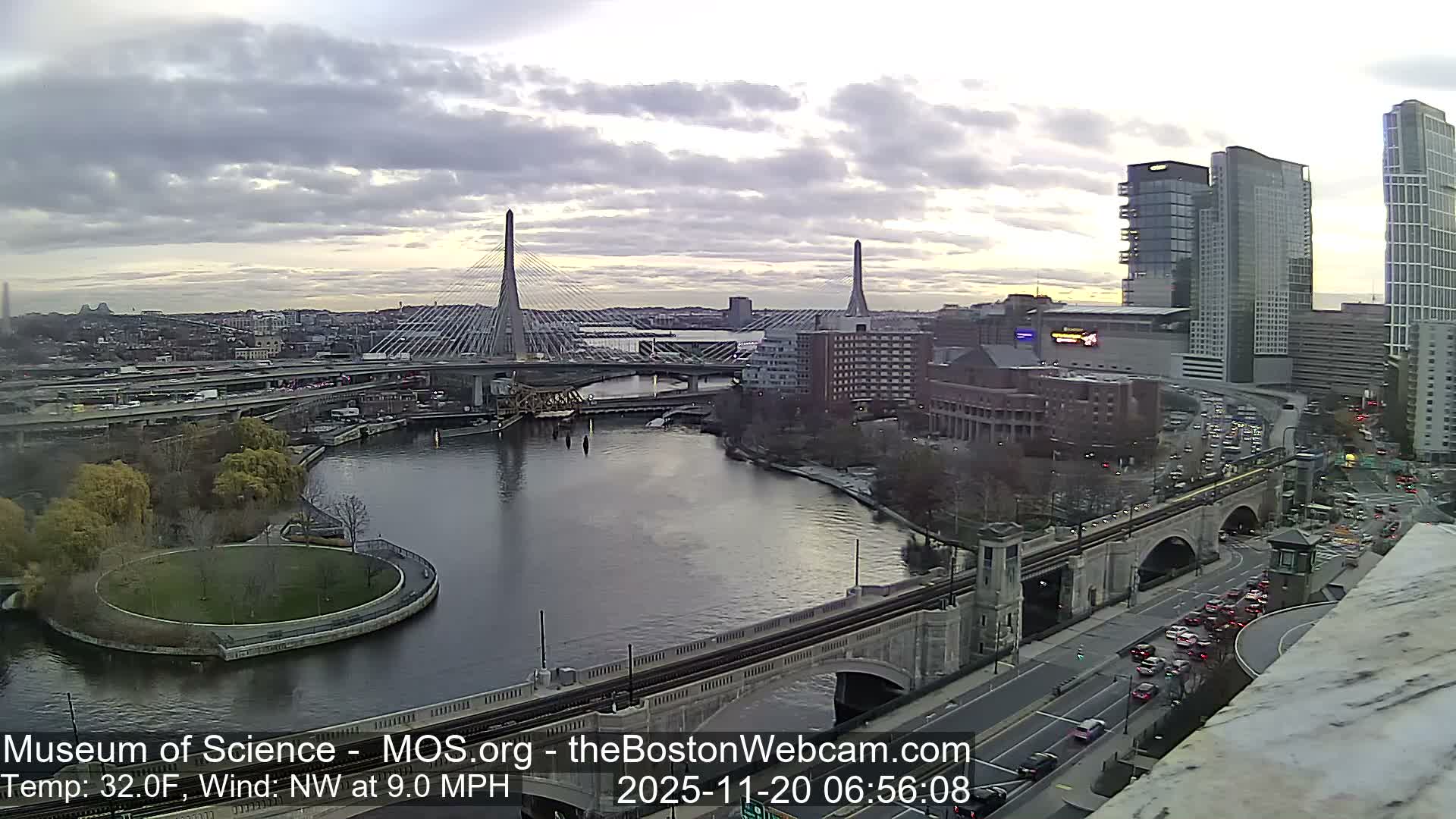  Green Line Subway & Bridge Live Cam - Cambridge, Boston, Massachusetts ,USA