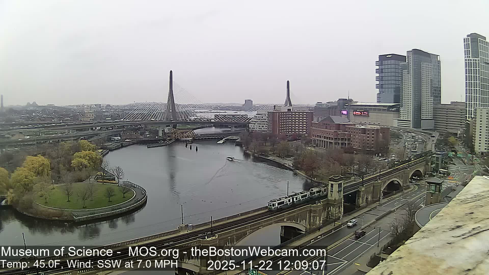  Green Line Subway & Bridge Live Cam - Cambridge, Boston, Massachusetts ,USA