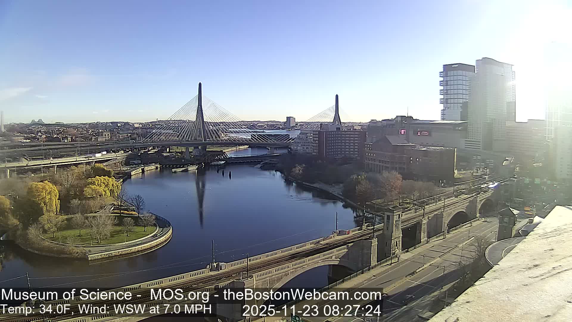  Green Line Subway & Bridge Live Cam - Cambridge, Boston, Massachusetts ,USA