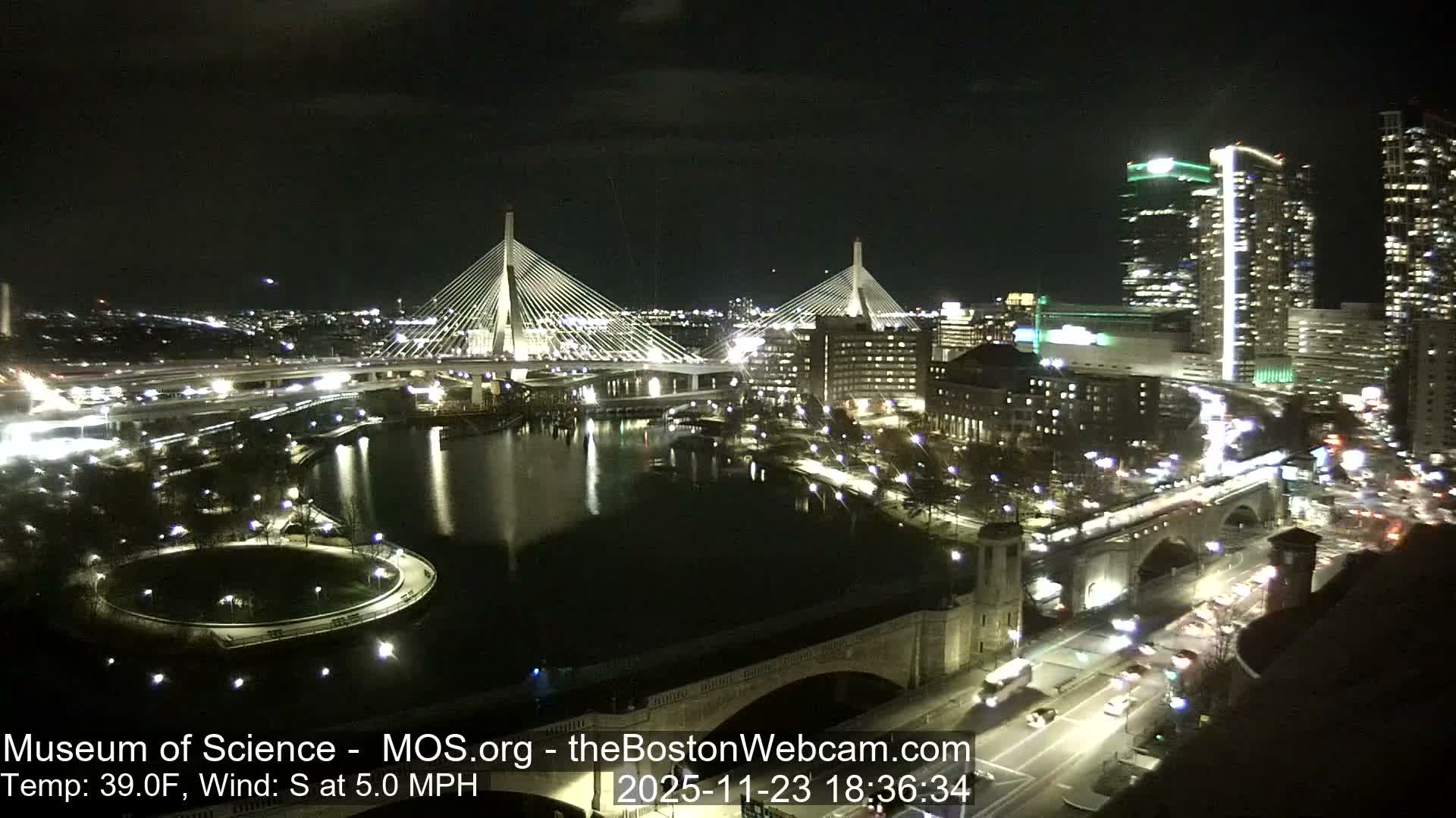  Green Line Subway & Bridge Live Cam - Cambridge, Boston, Massachusetts ,USA
