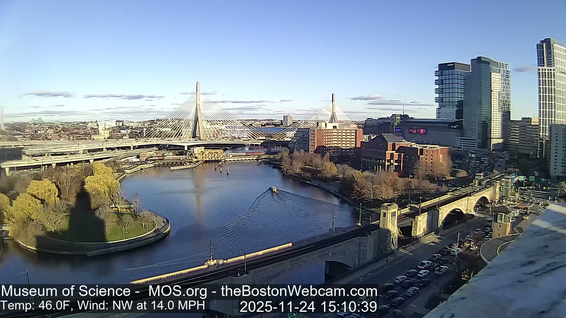  Green Line Subway & Bridge Live Cam - Cambridge, Boston, Massachusetts ,USA
