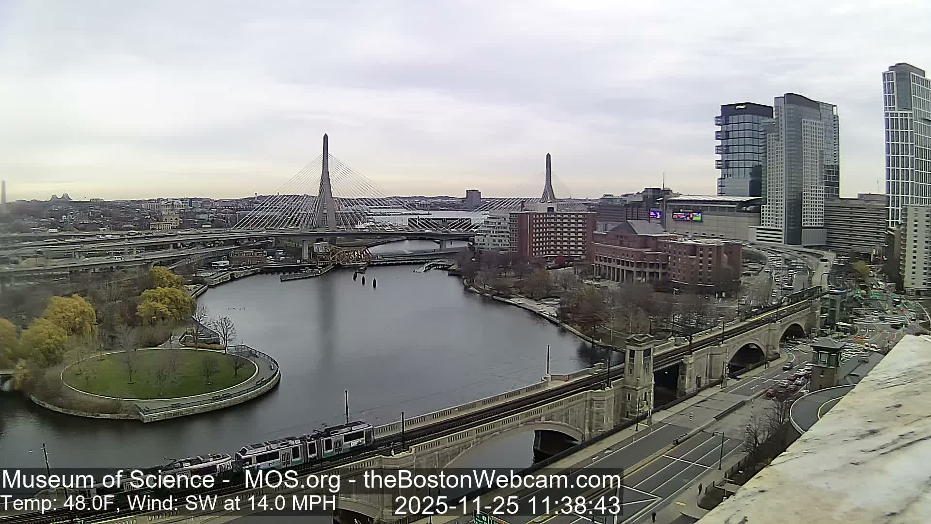  Green Line Subway & Bridge Live Cam - Cambridge, Boston, Massachusetts ,USA