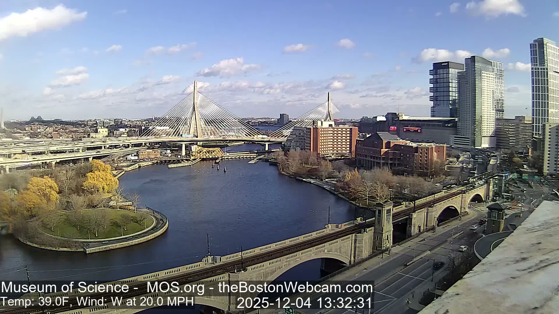  Green Line Subway & Bridge Live Cam - Cambridge, Boston, Massachusetts ,USA
