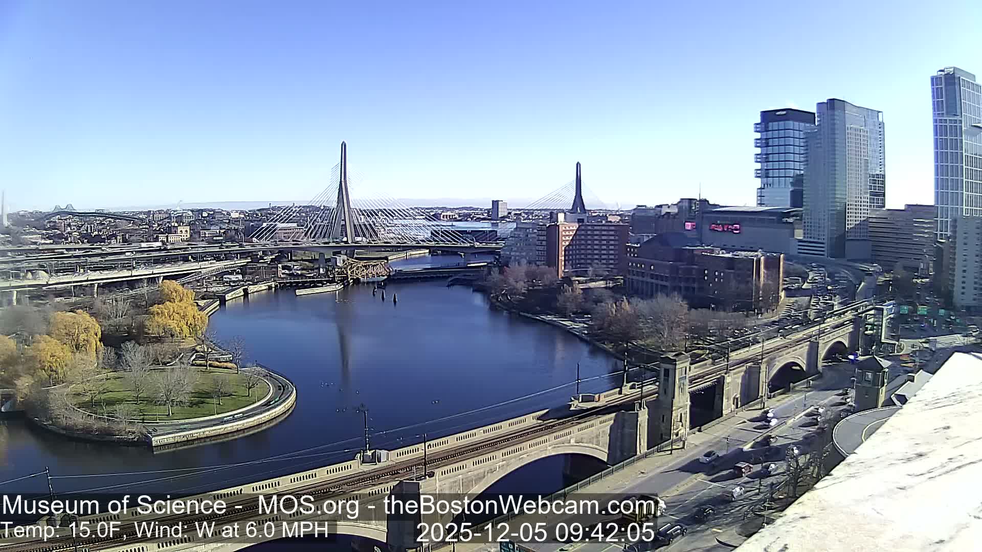  Green Line Subway & Bridge Live Cam - Cambridge, Boston, Massachusetts ,USA