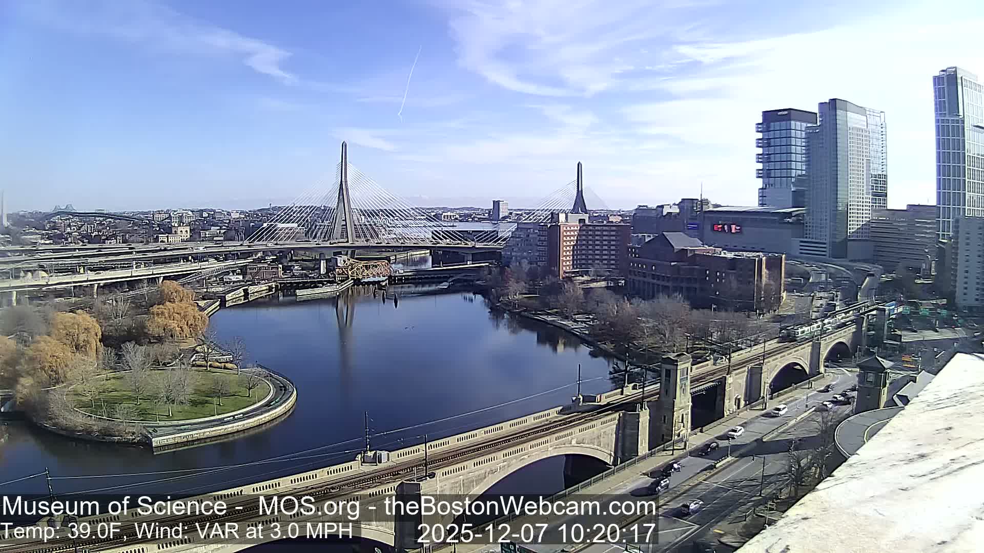  Green Line Subway & Bridge Live Cam - Cambridge, Boston, Massachusetts ,USA