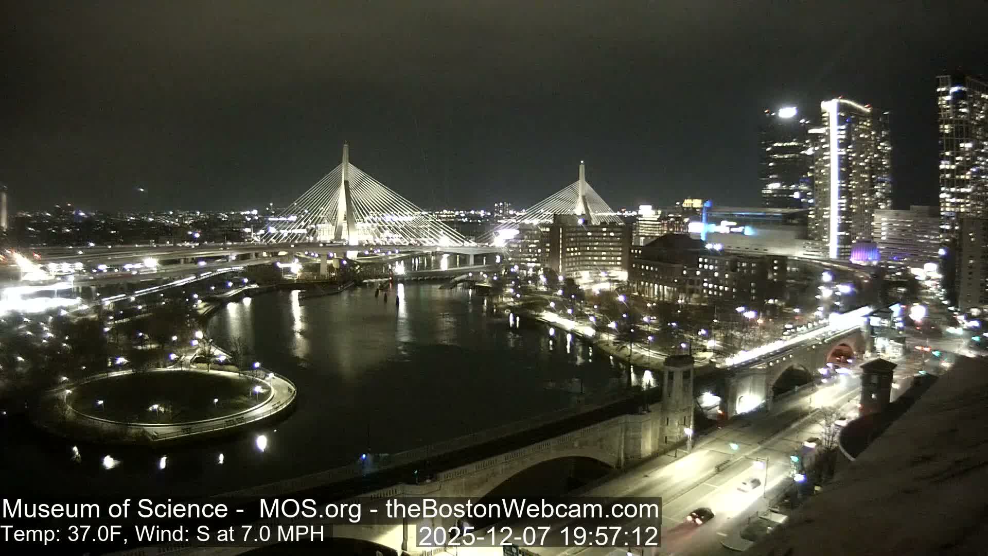  Green Line Subway & Bridge Live Cam - Cambridge, Boston, Massachusetts ,USA