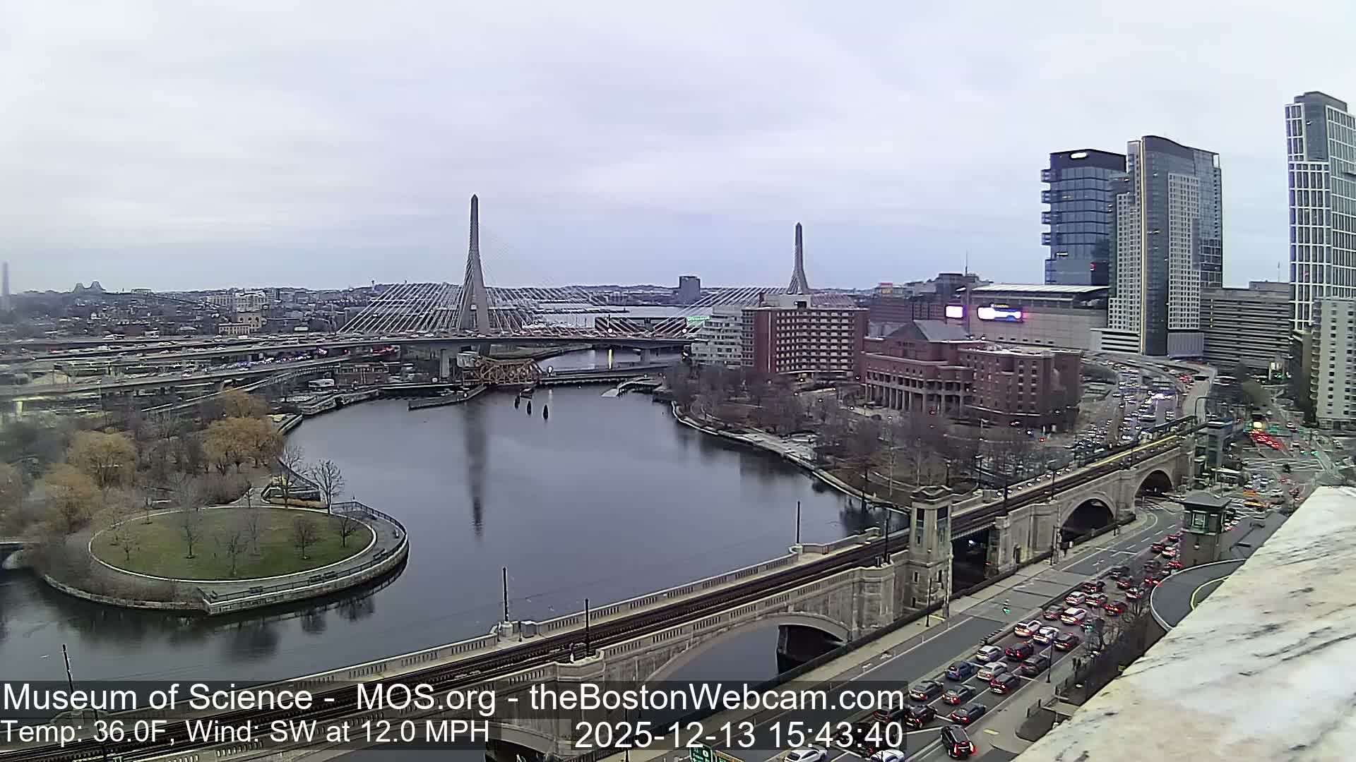  Green Line Subway & Bridge Live Cam - Cambridge, Boston, Massachusetts ,USA