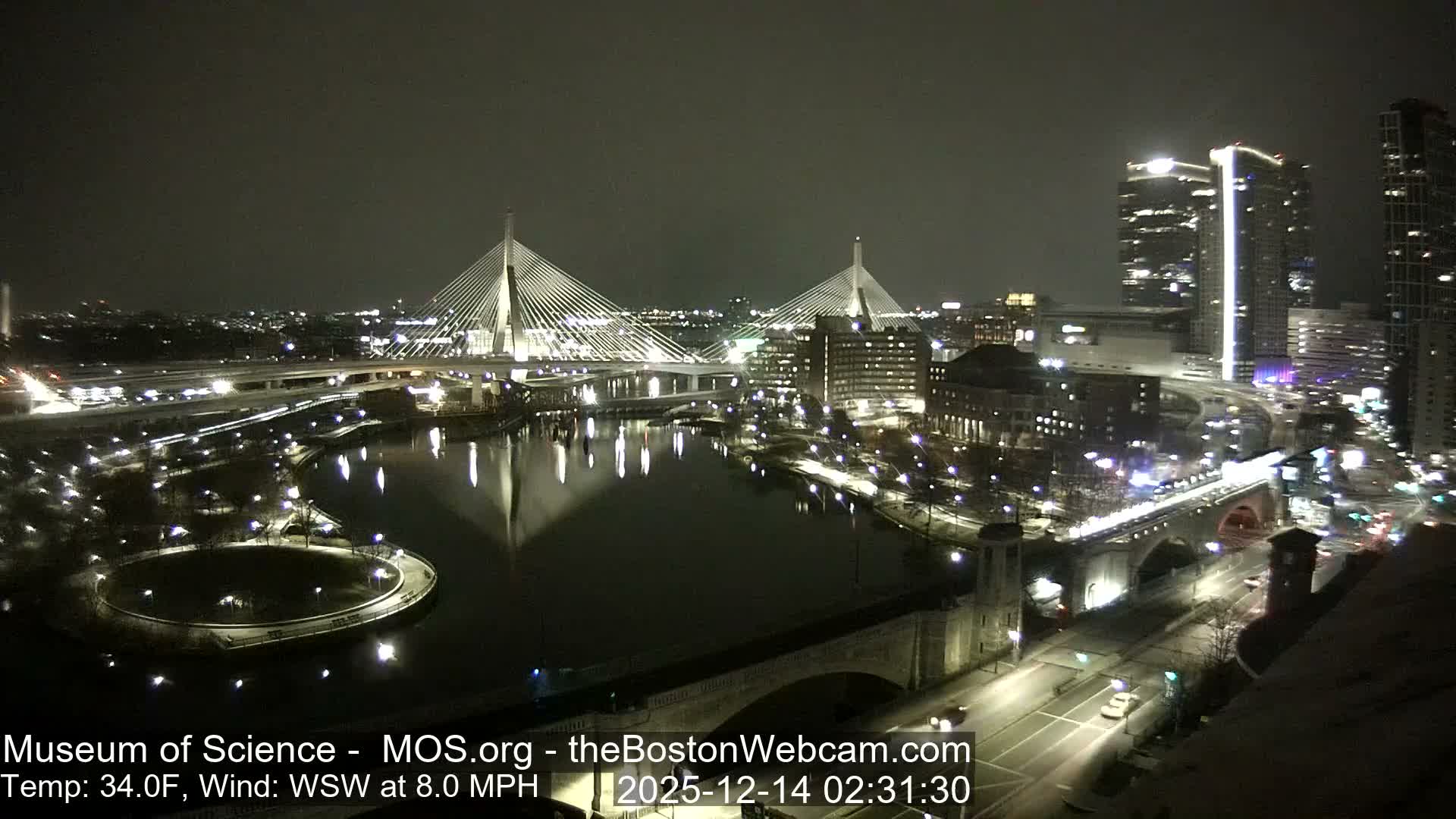  Green Line Subway & Bridge Live Cam - Cambridge, Boston, Massachusetts ,USA