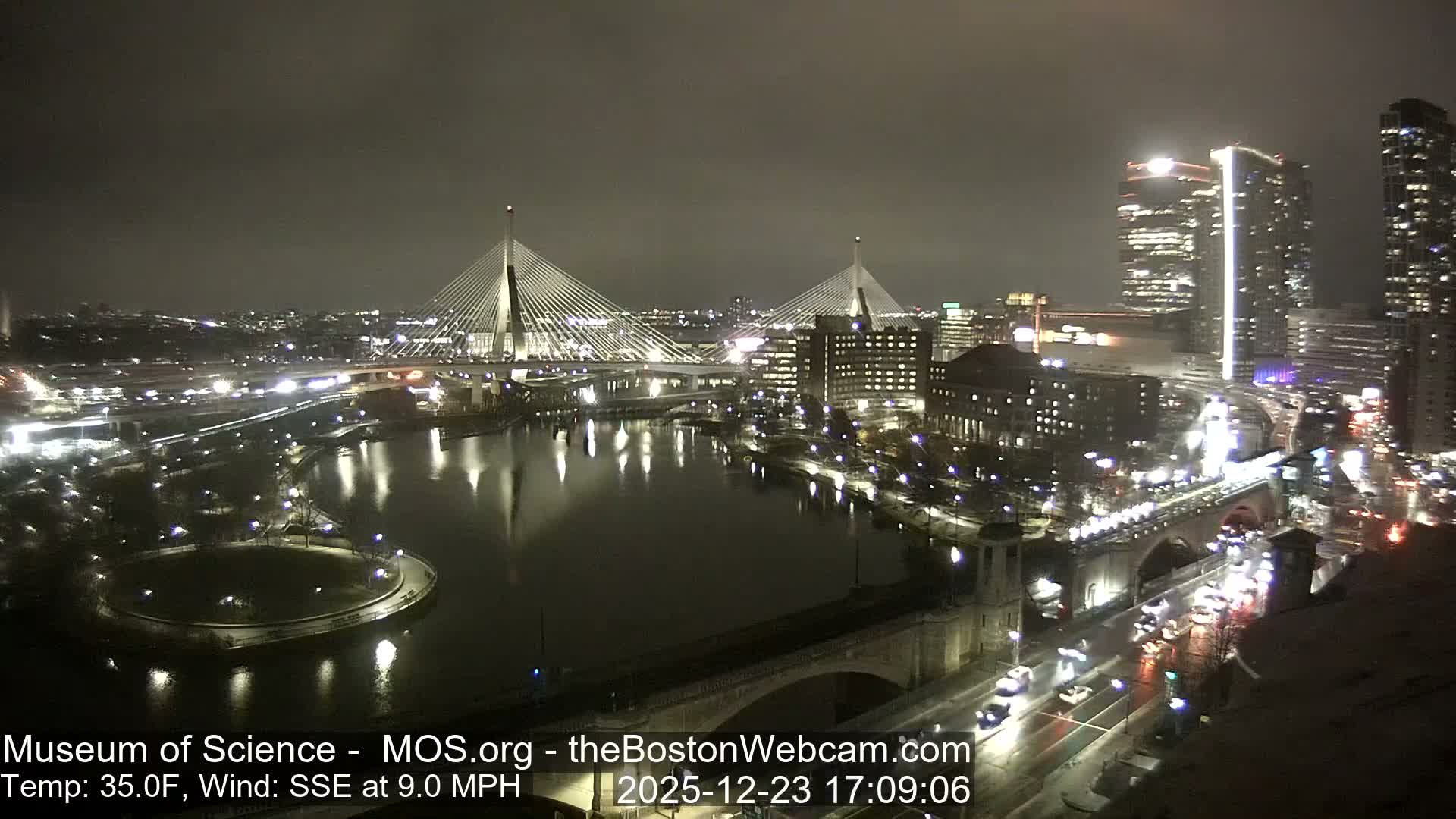  Green Line Subway & Bridge Live Cam - Cambridge, Boston, Massachusetts ,USA