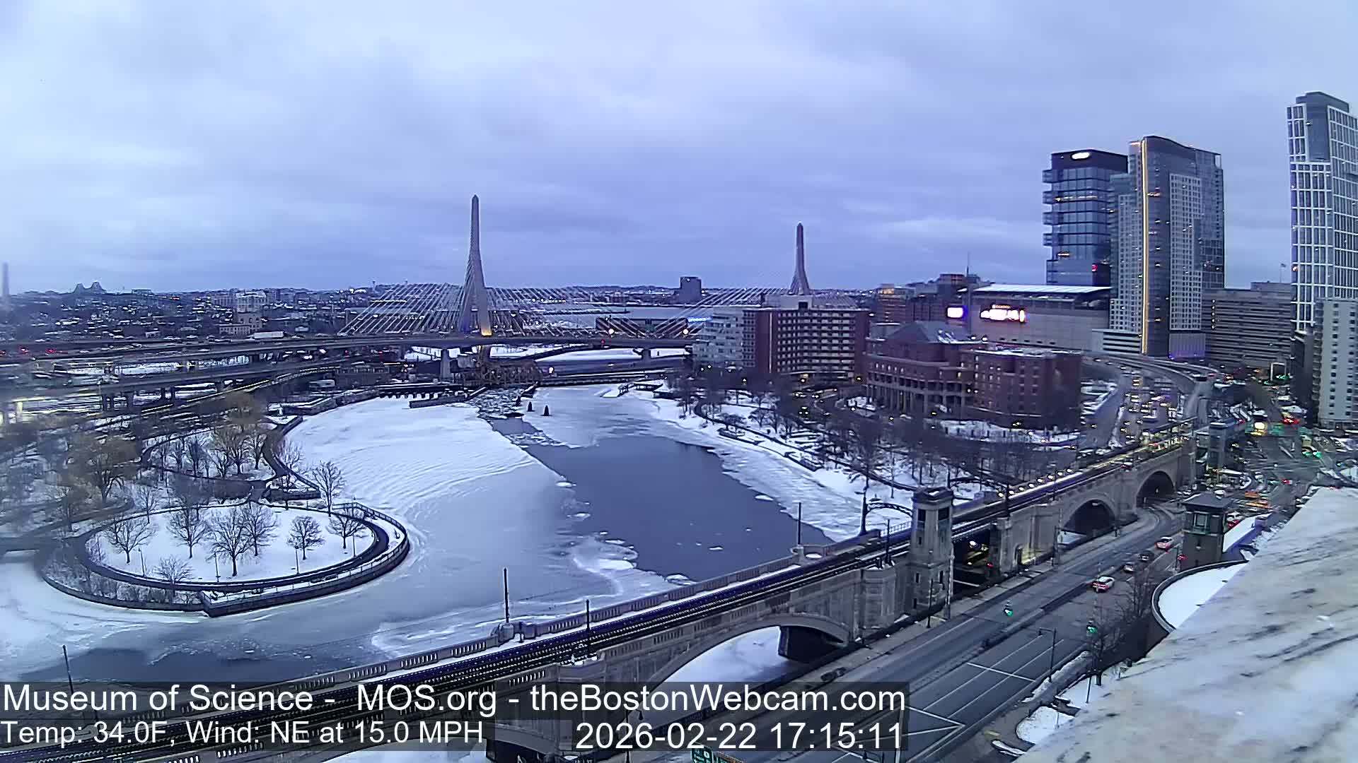  Green Line Subway & Bridge Live Cam - Cambridge, Boston, Massachusetts ,USA