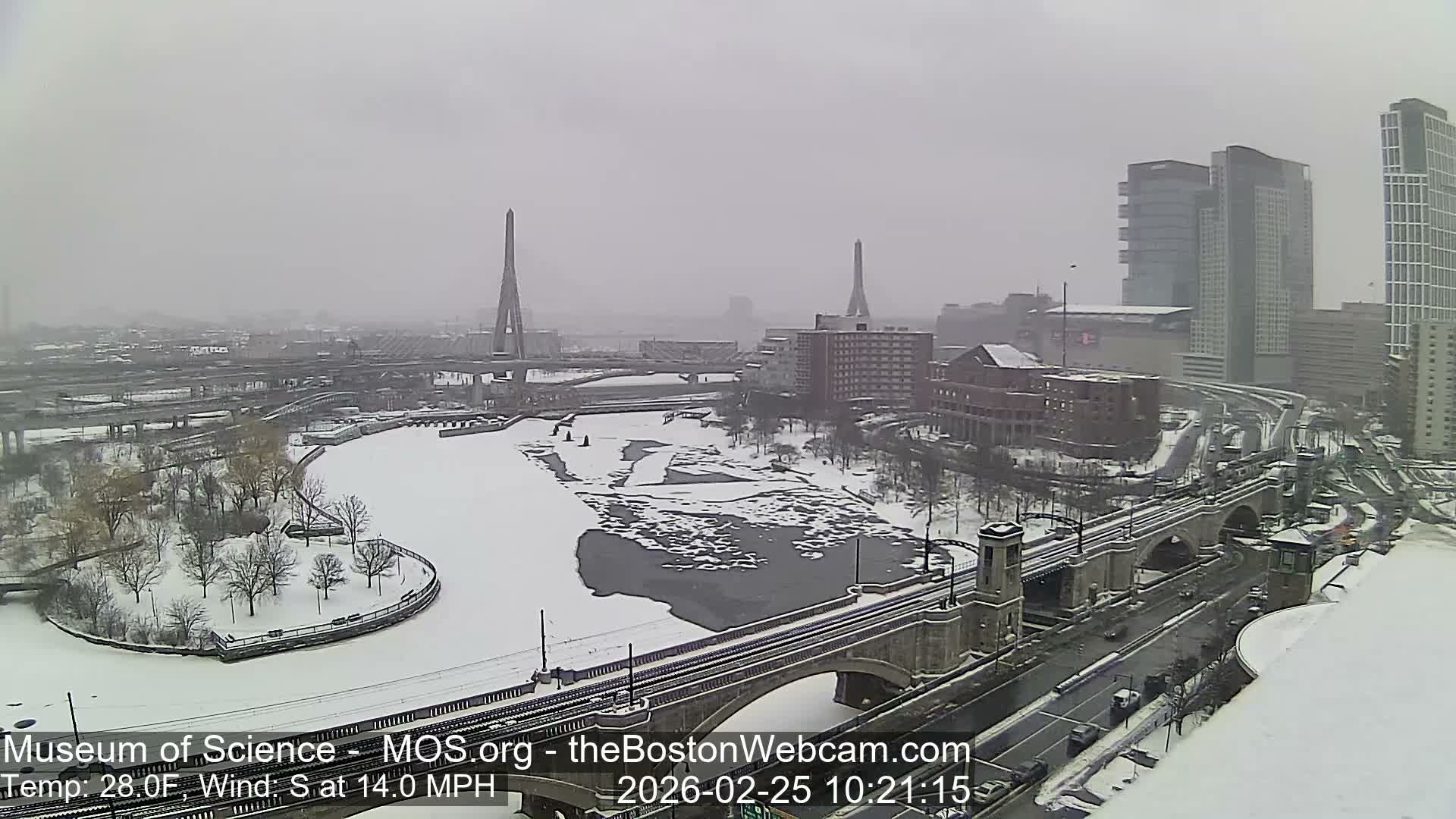  Green Line Subway & Bridge Live Cam - Cambridge, Boston, Massachusetts ,USA