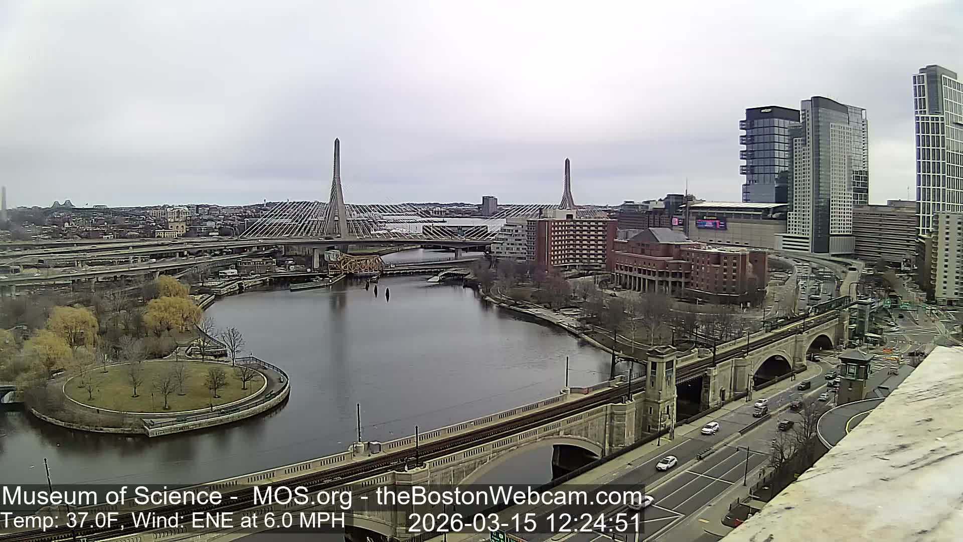  Green Line Subway & Bridge Live Cam - Cambridge, Boston, Massachusetts ,USA