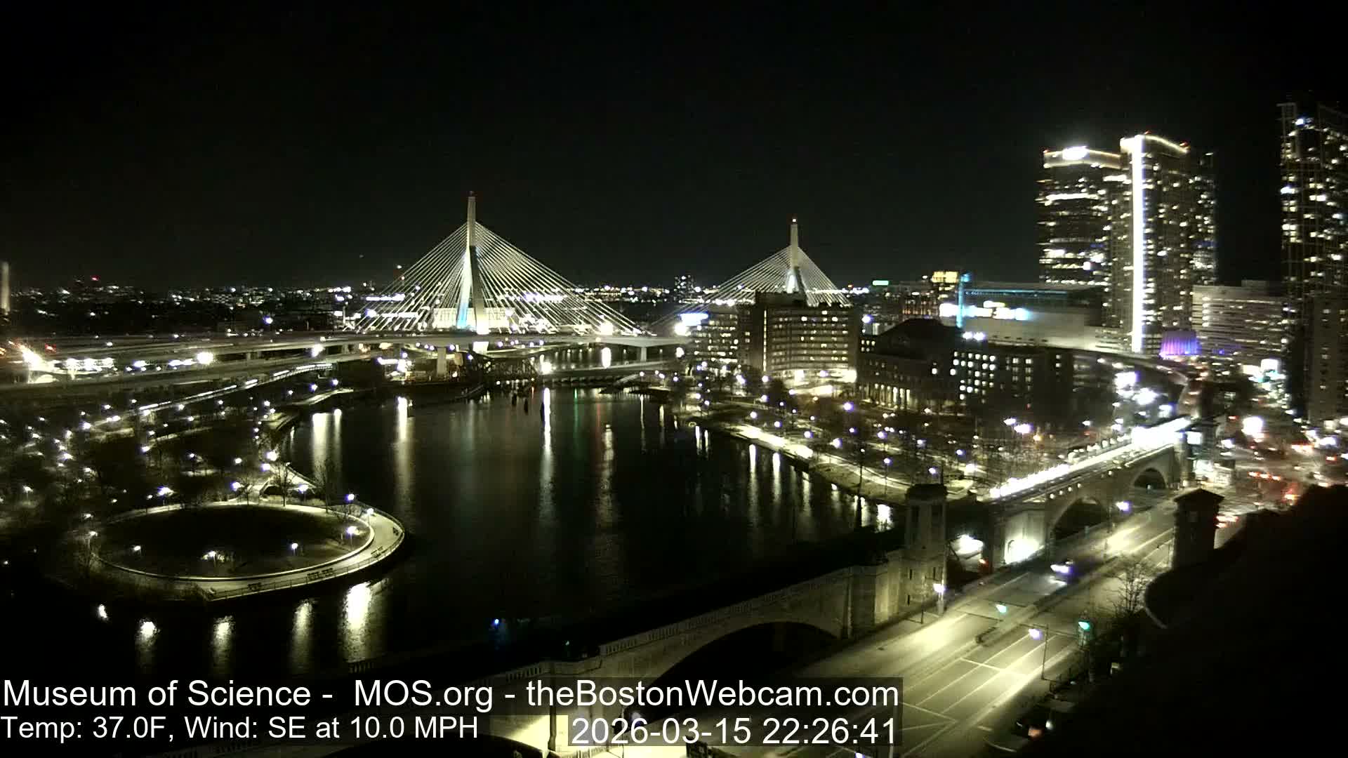  Green Line Subway & Bridge Live Cam - Cambridge, Boston, Massachusetts ,USA