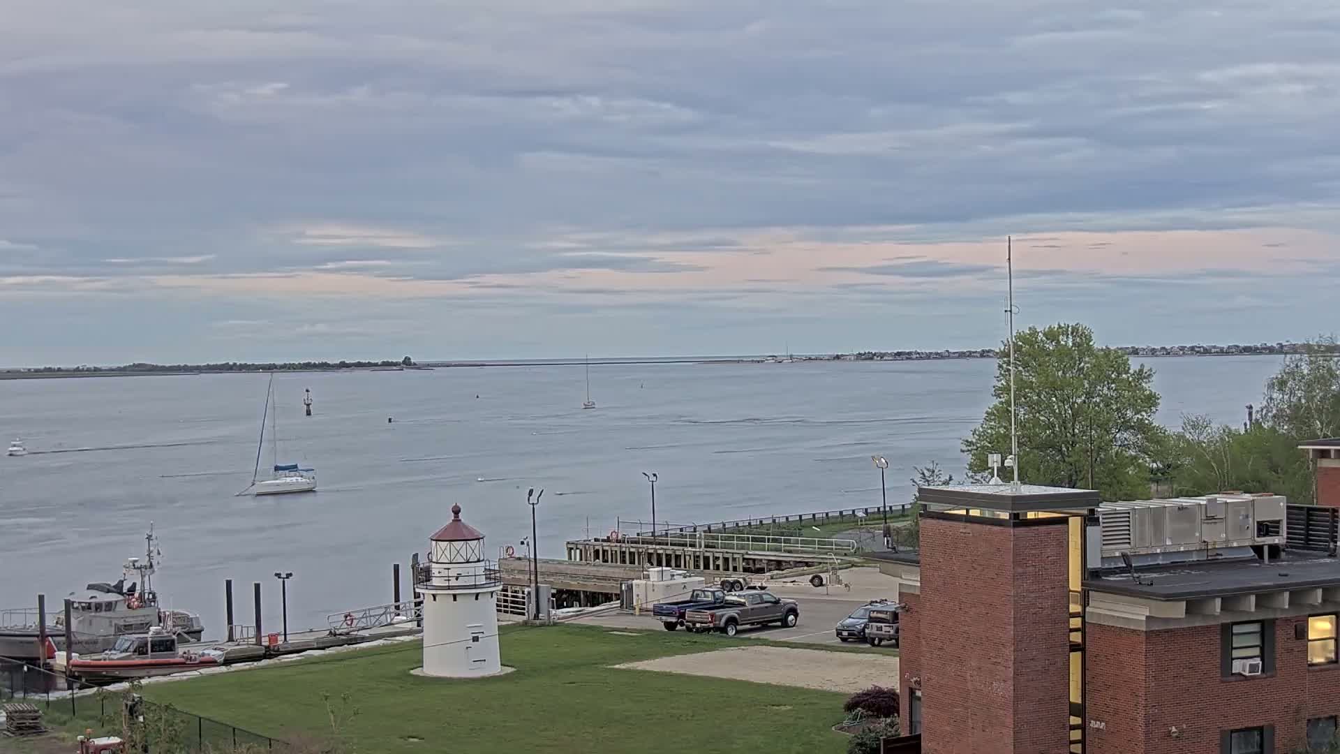 Newburyport,  Merrimack River Shipspotting Boat Traffic Live Cam - Newburyport, Essex, Massachusetts, USA