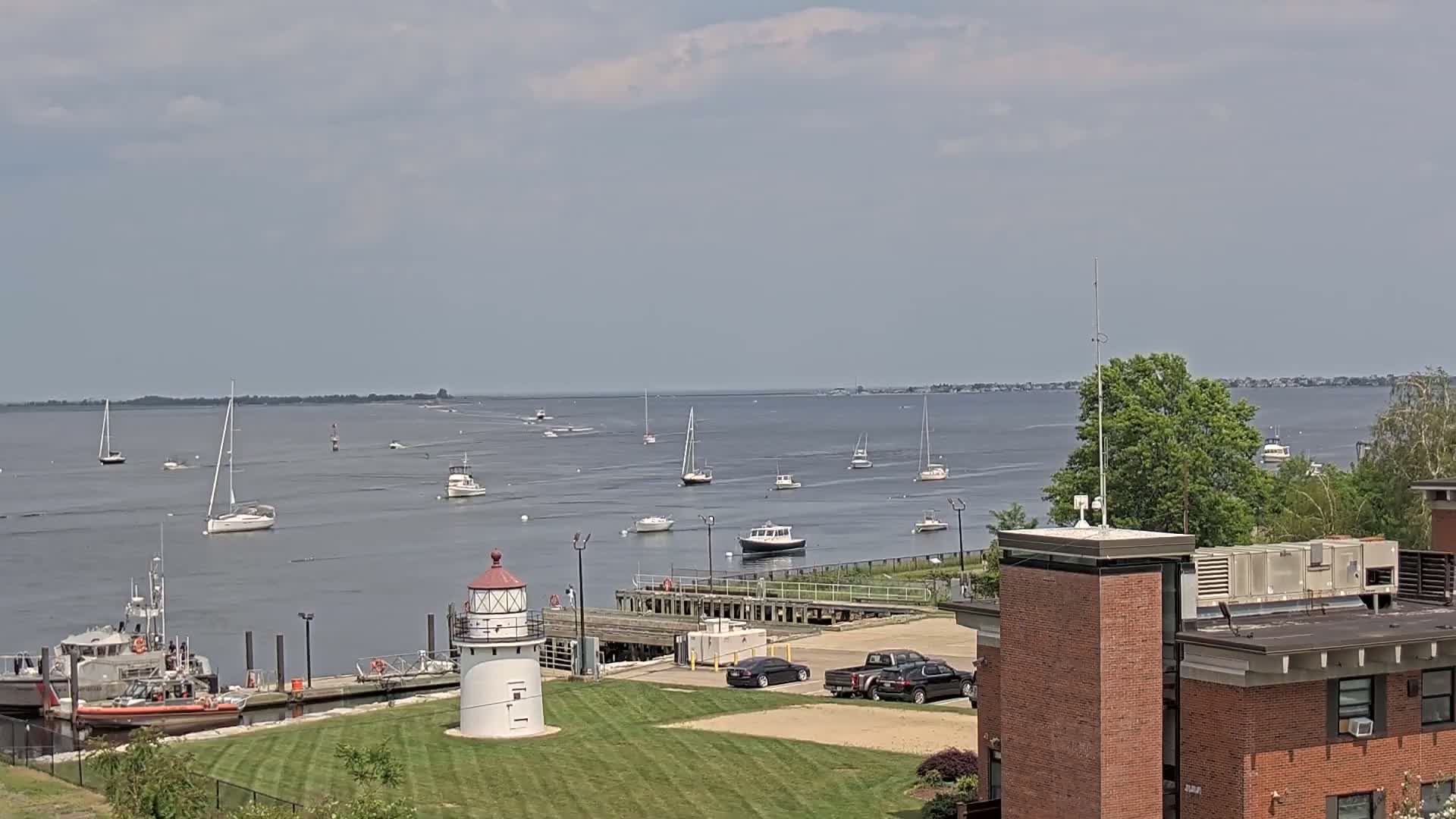 Newburyport,  Merrimack River Shipspotting Boat Traffic Live Cam - Newburyport, Essex, Massachusetts, USA
