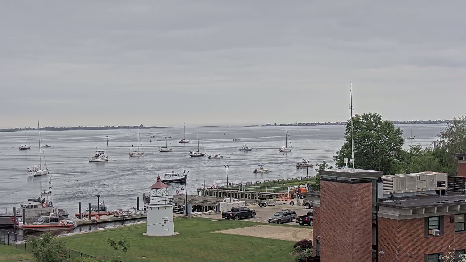 Newburyport,  Merrimack River Shipspotting Boat Traffic Live Cam - Newburyport, Essex, Massachusetts, USA