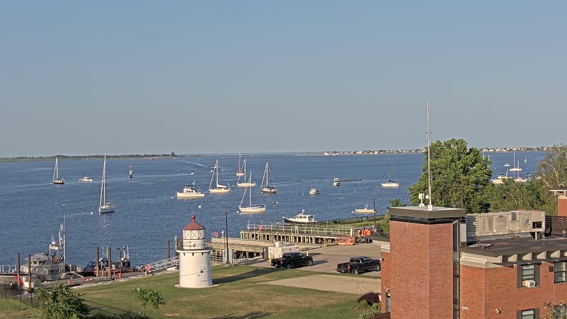 Newburyport,  Merrimack River Shipspotting Boat Traffic Live Cam - Newburyport, Essex, Massachusetts, USA