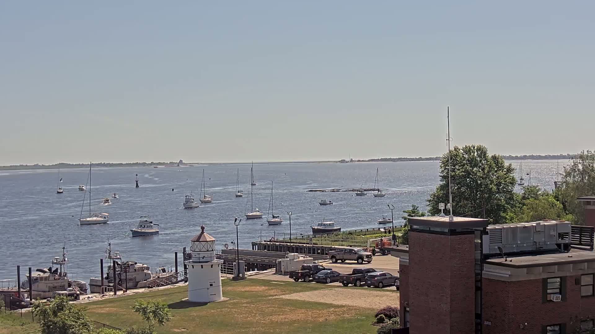 Newburyport,  Merrimack River Shipspotting Boat Traffic Live Cam - Newburyport, Essex, Massachusetts, USA