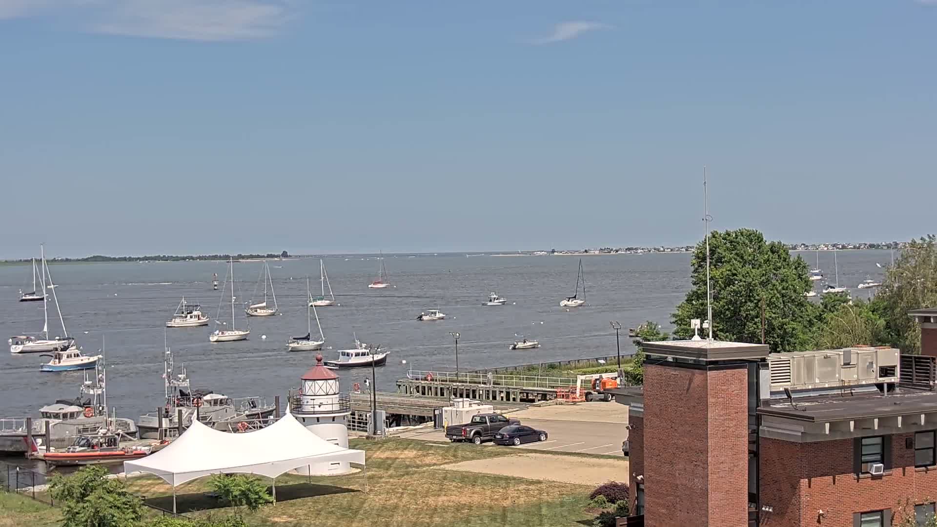 Newburyport,  Merrimack River Shipspotting Boat Traffic Live Cam - Newburyport, Essex, Massachusetts, USA